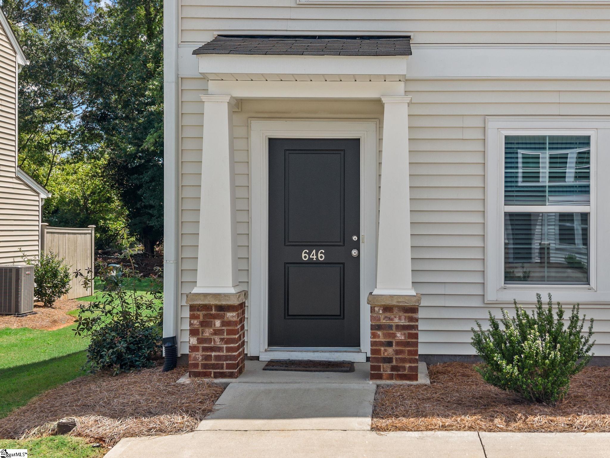646 Blossom Run Property Photo 5