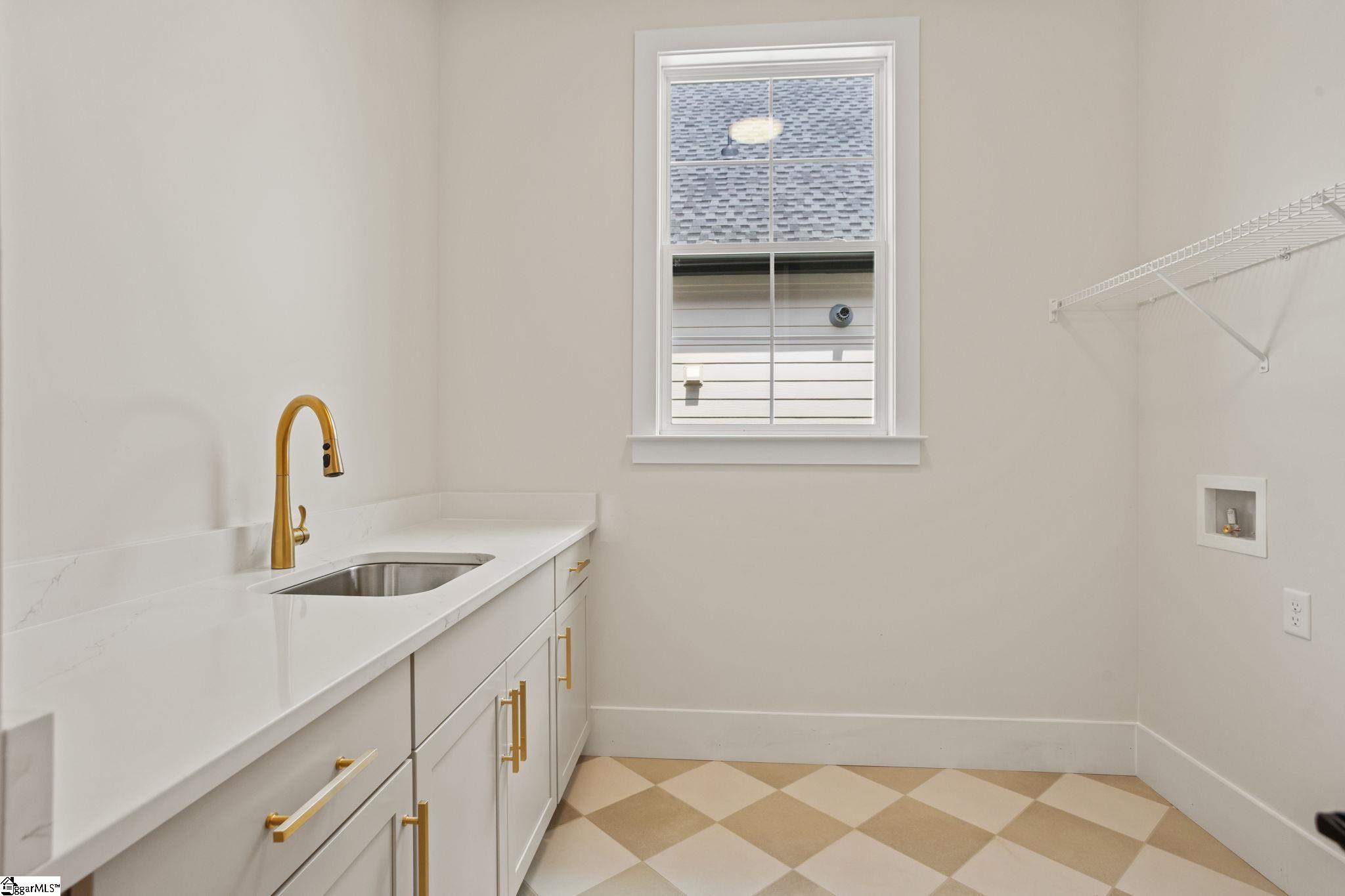 6 Adrian Way Property Photo 14