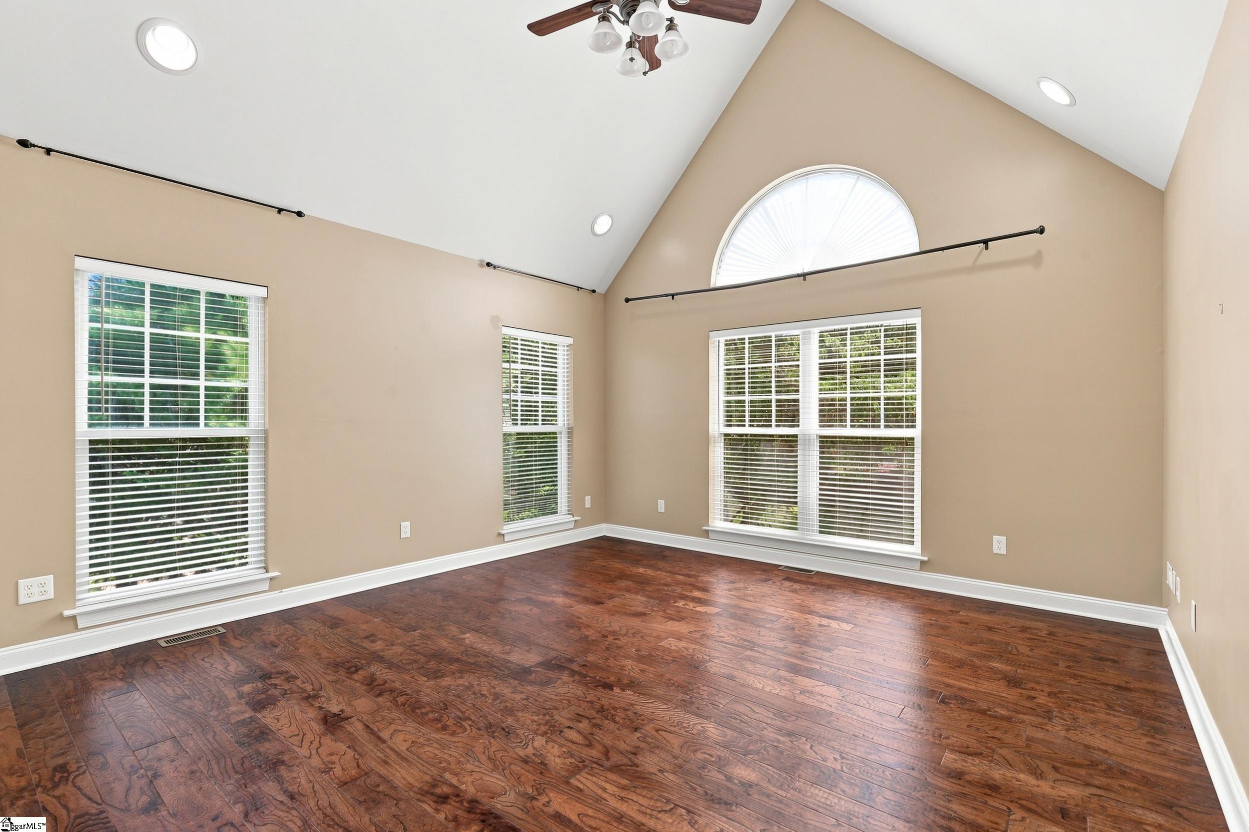 454 Morningmist Drive Property Photo 14
