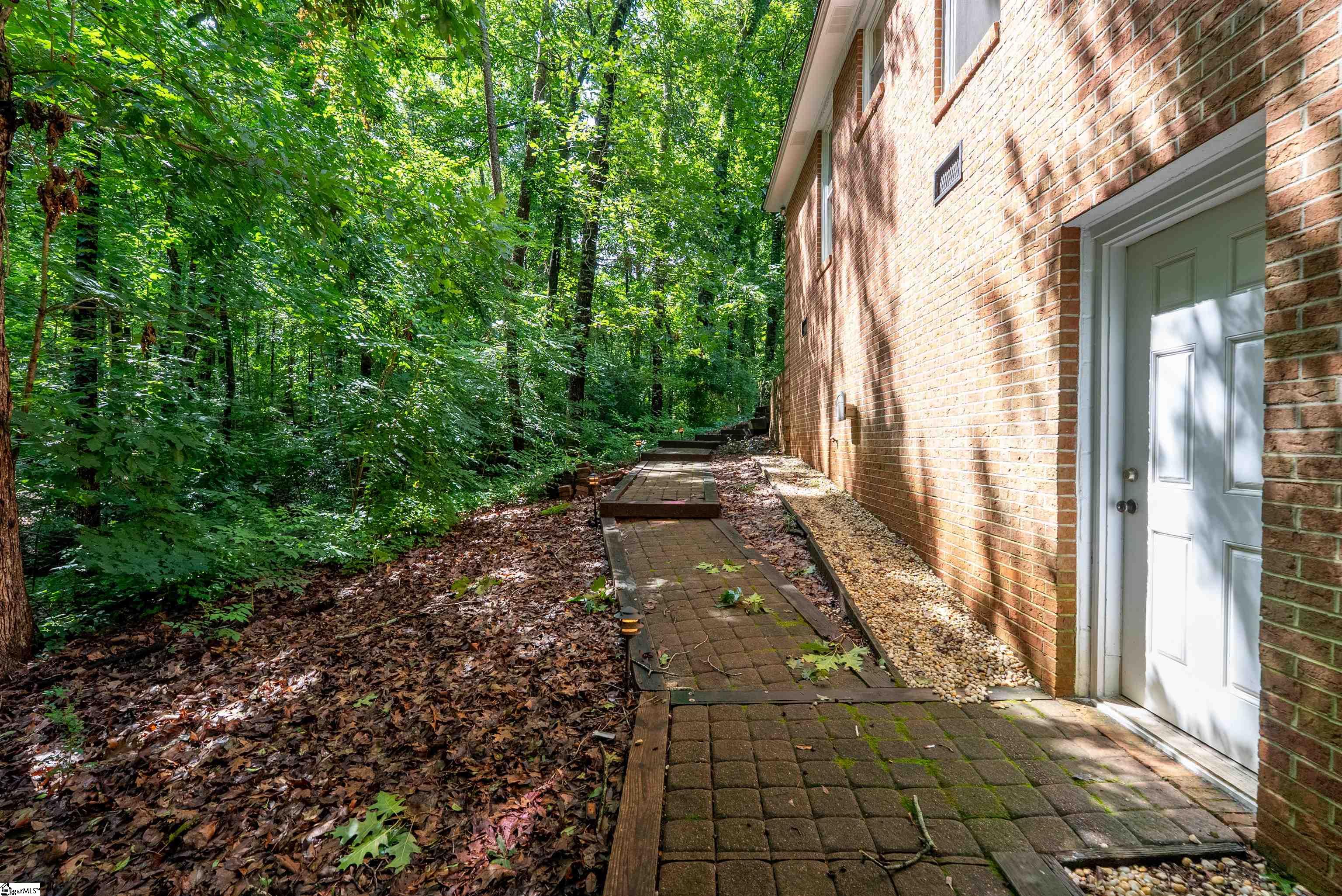 1600622 Property Photo 38