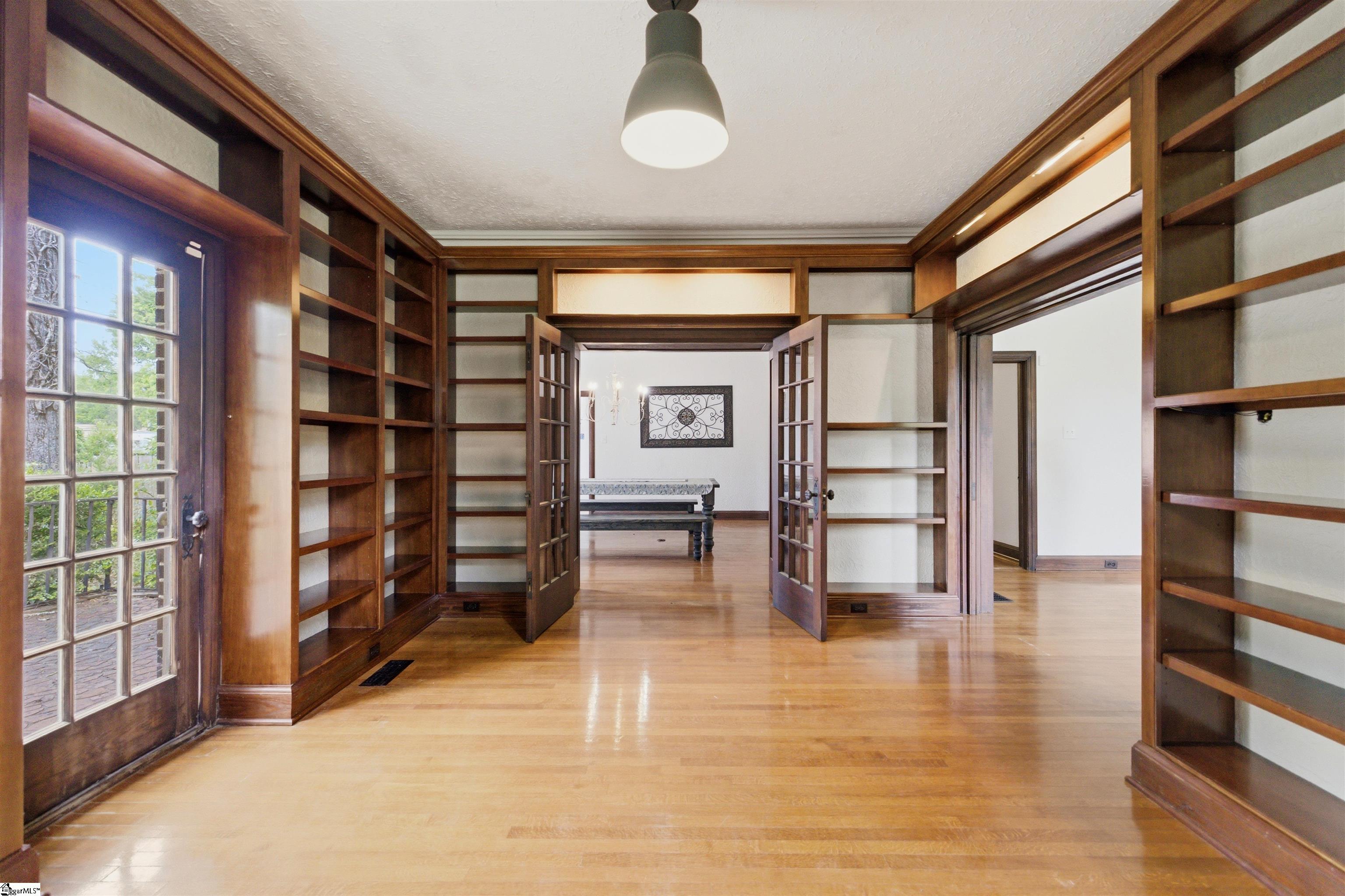 511 E Cambridge Avenue Property Photo 3