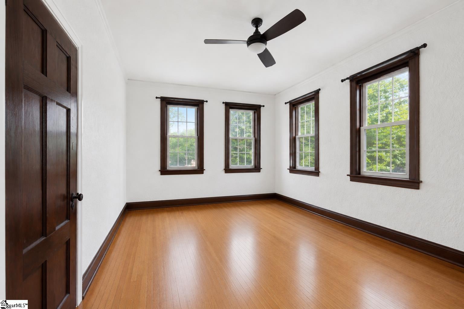511 E Cambridge Avenue Property Photo 17