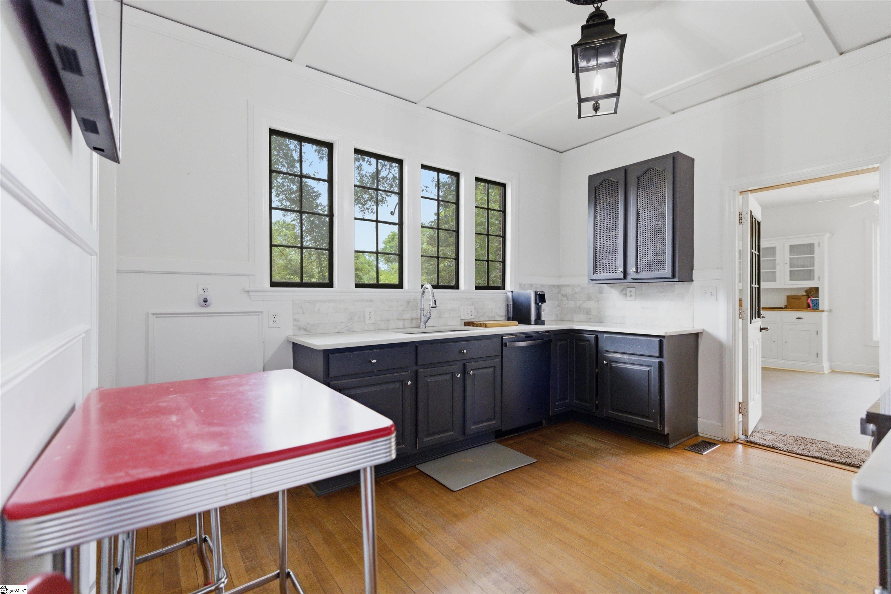 511 E Cambridge Avenue Property Photo 23