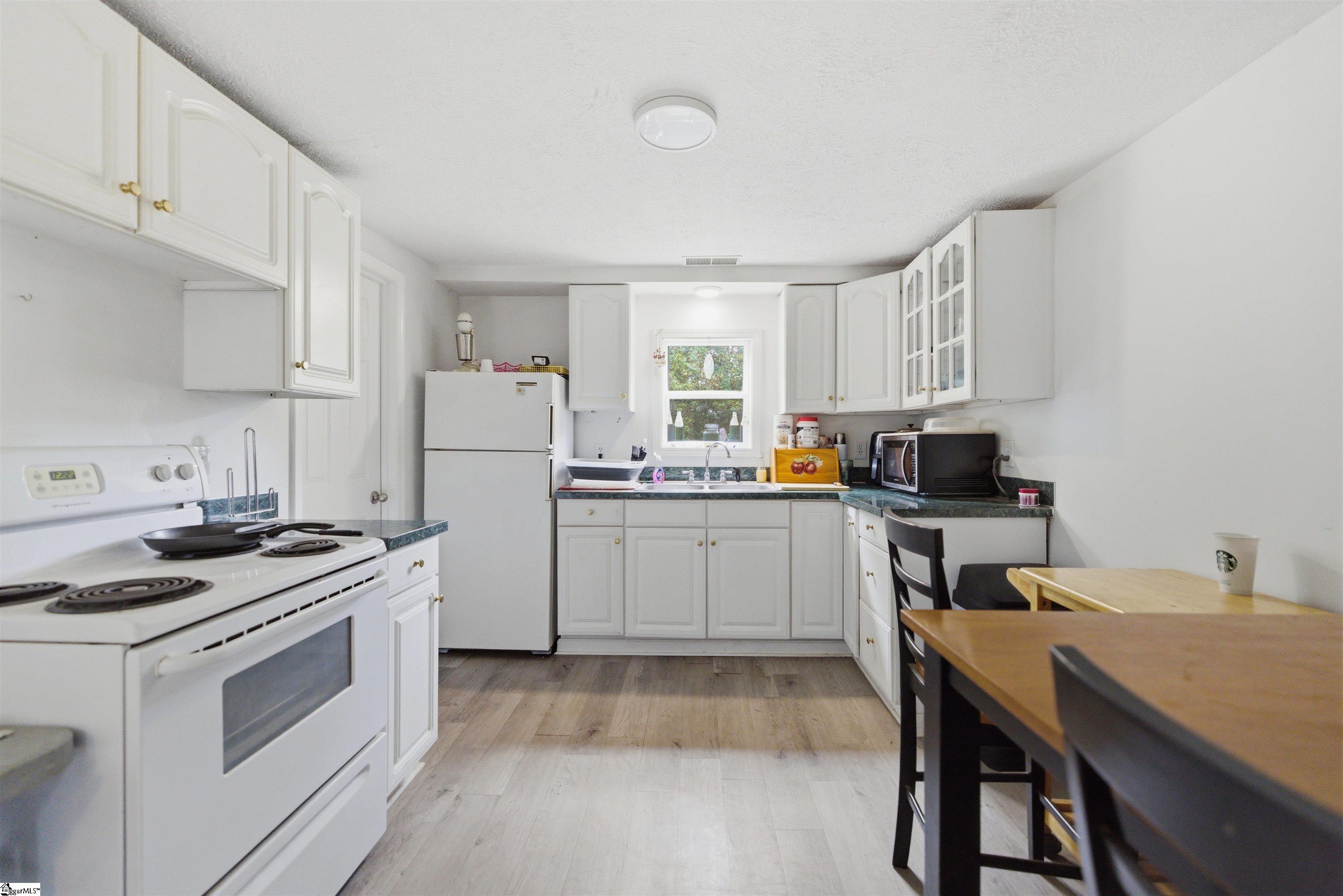 511 E Cambridge Avenue Property Photo 34