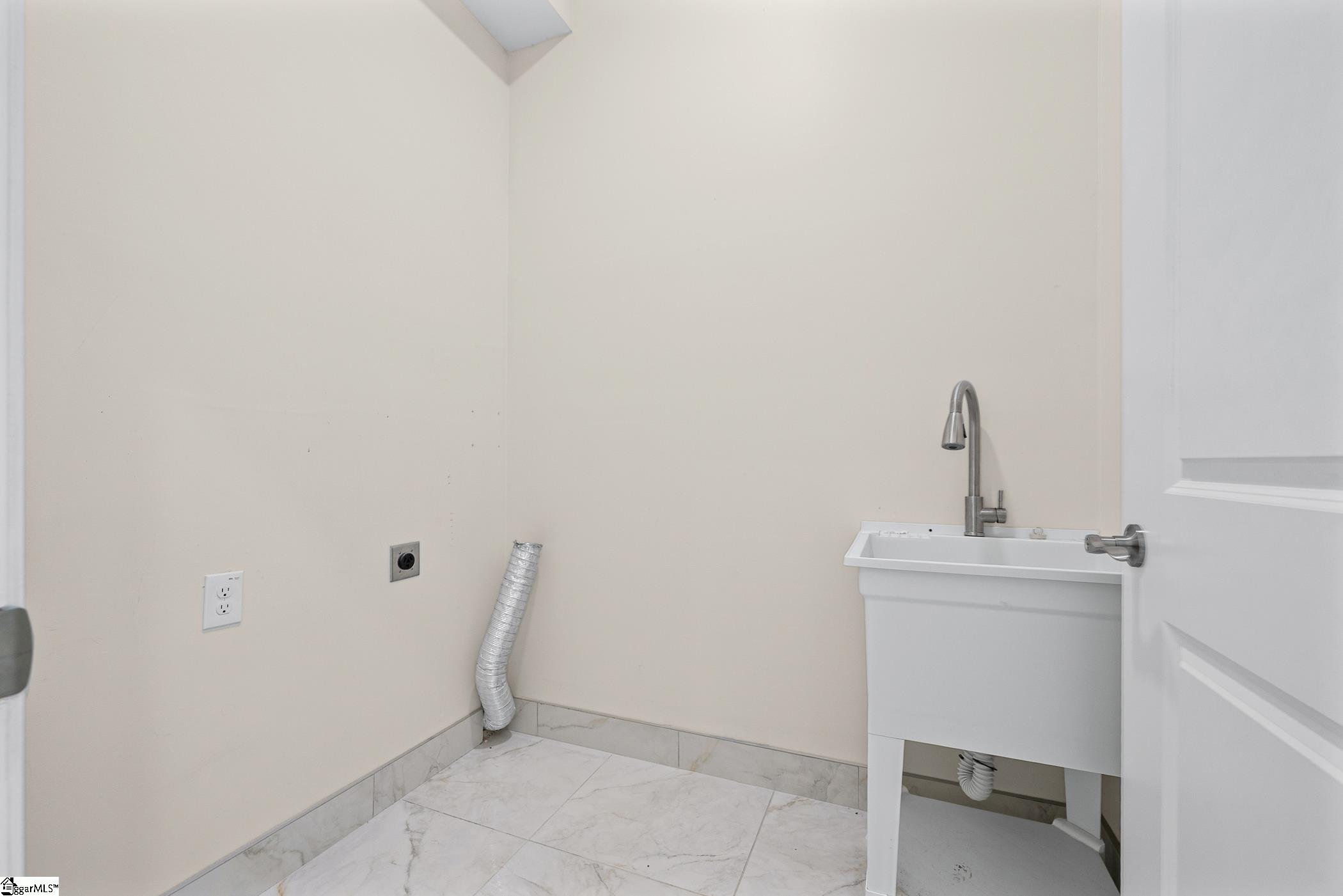 110 Alder Court Property Photo 36