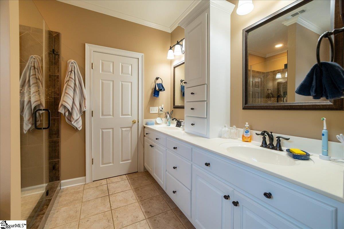 106 Carson Court Property Photo 28