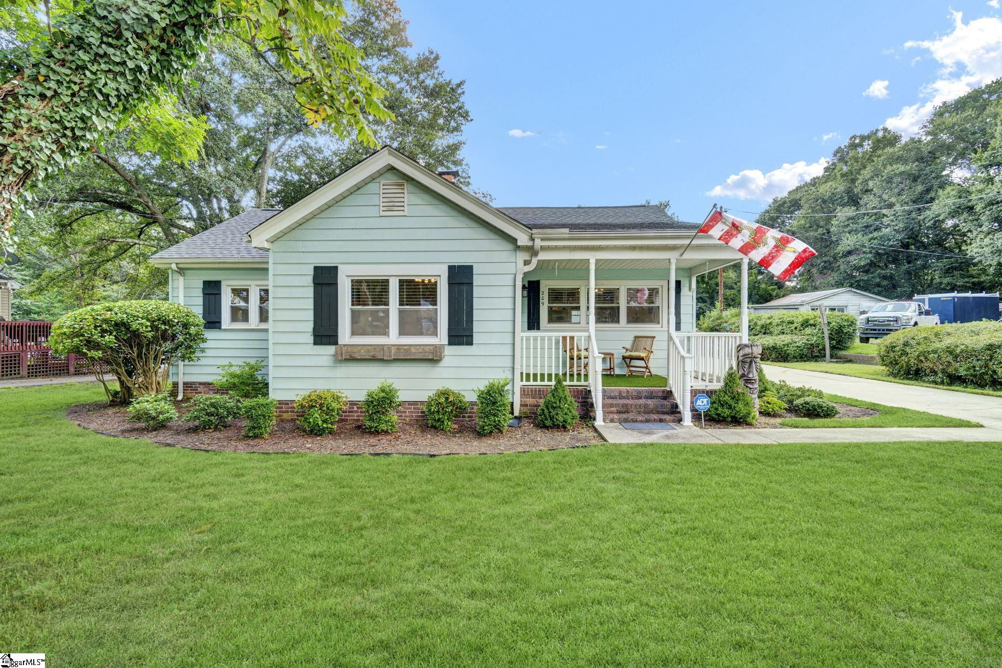209 Donnan Road Property Photo 2