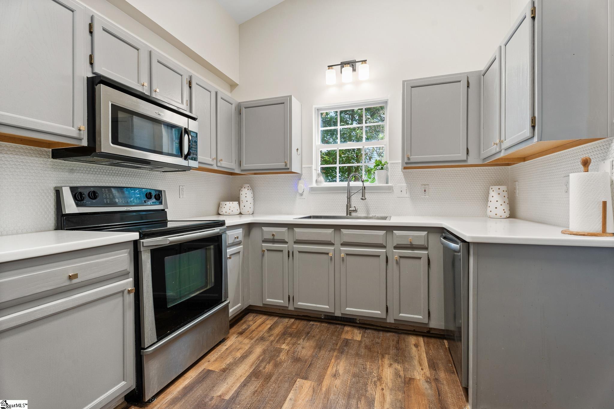402 Windy Meadow Way Property Photo 4