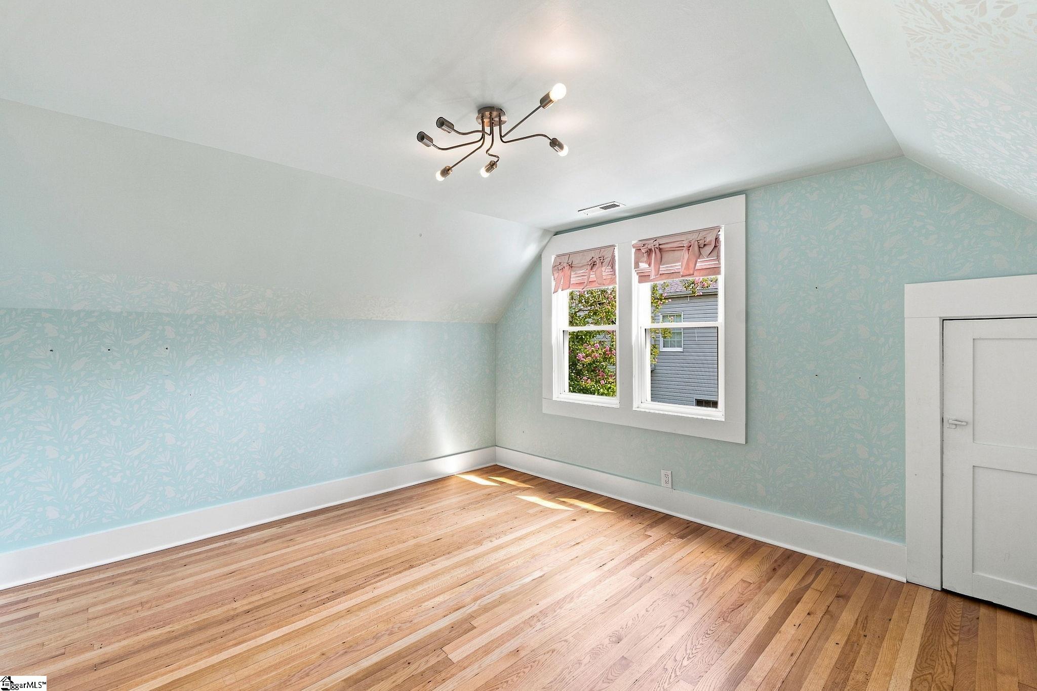 7 Longview Terrace Property Photo 16