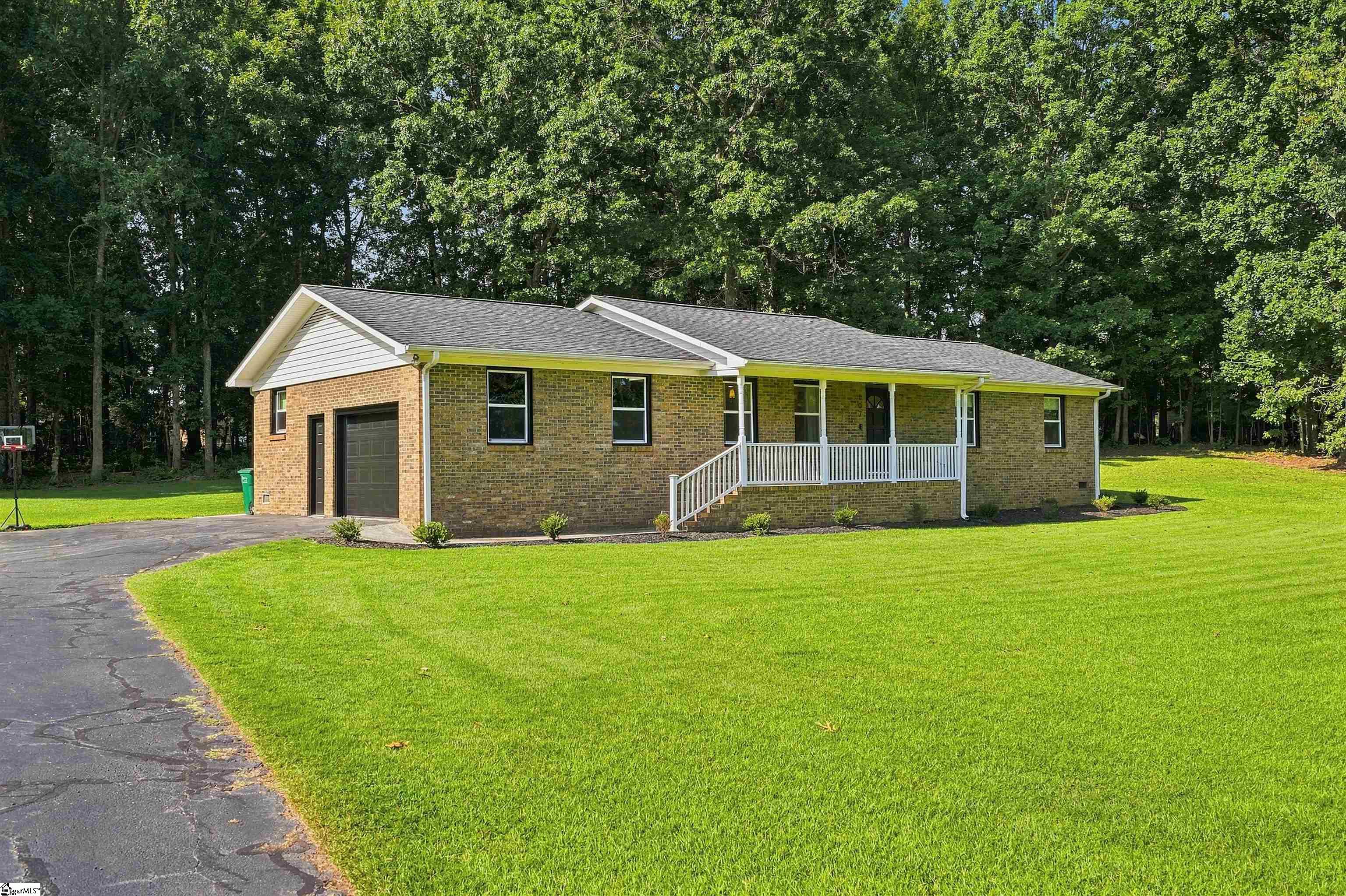 107 Lindley Court Property Photo 2