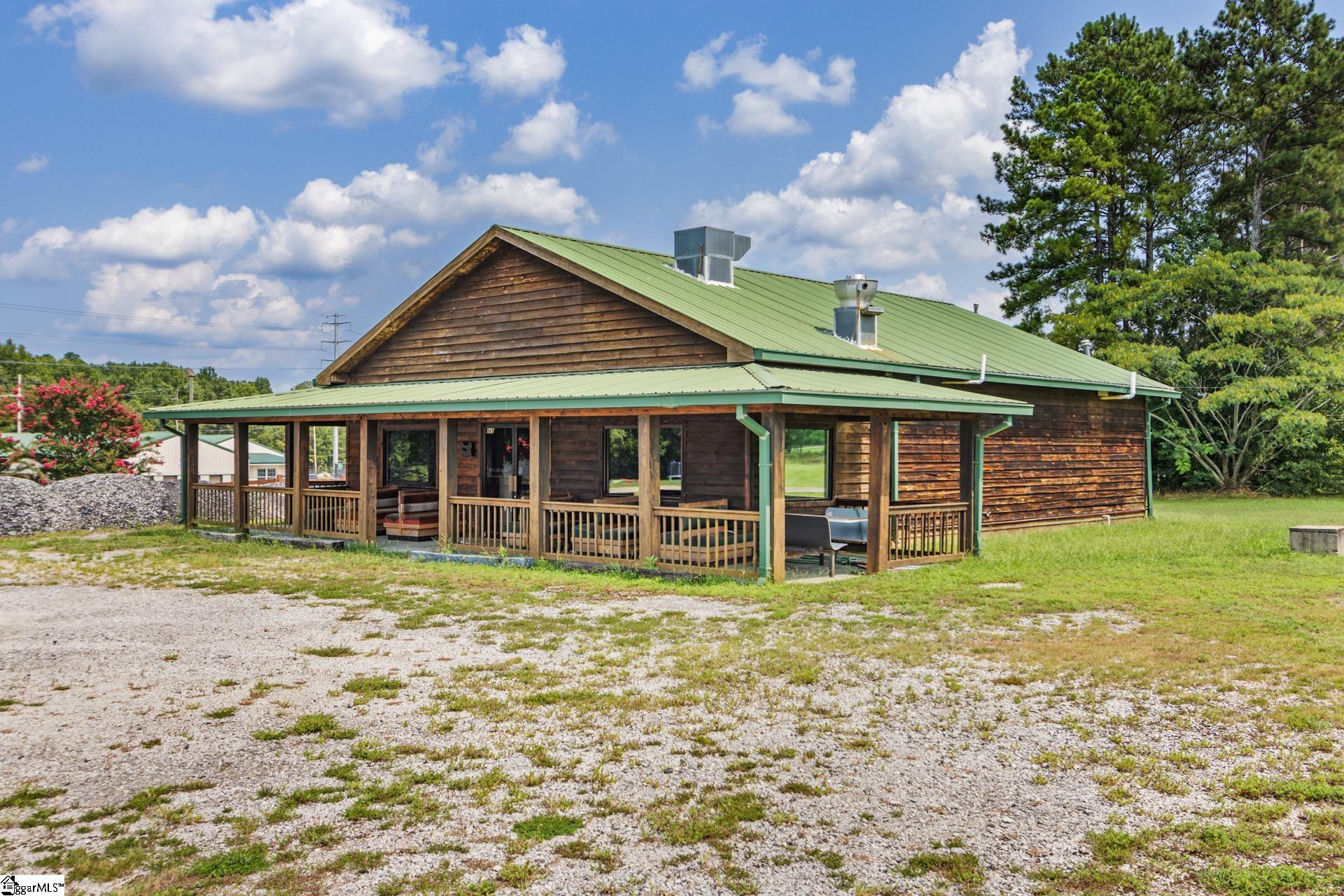 869 Poplar Street Property Photo 4