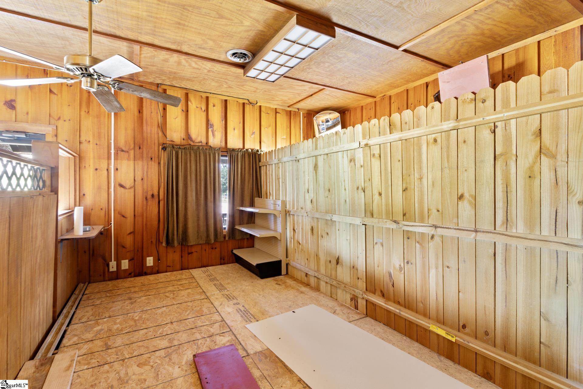 869 Poplar Street Property Photo 14