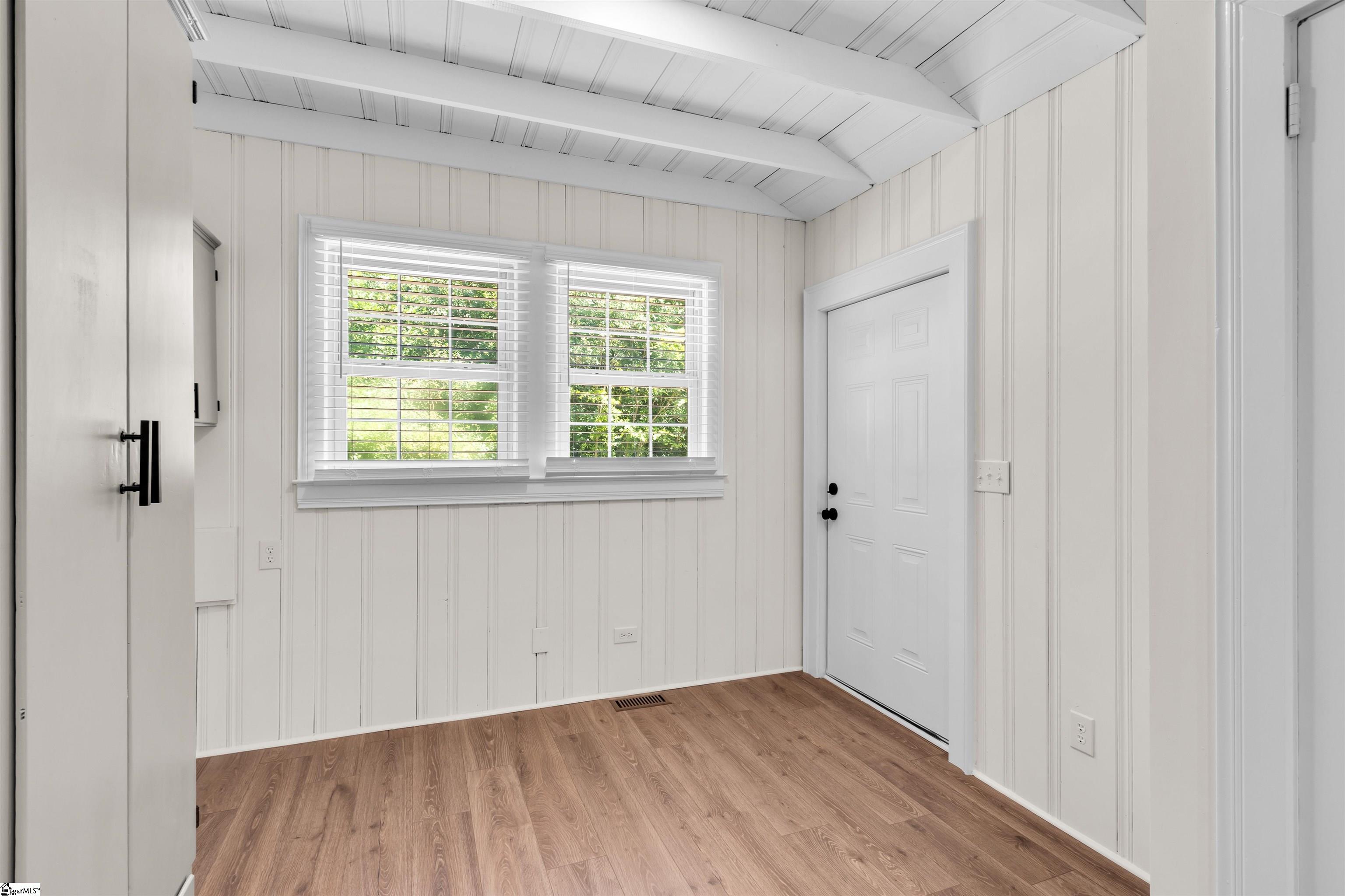 514 Academy Street Property Photo 3