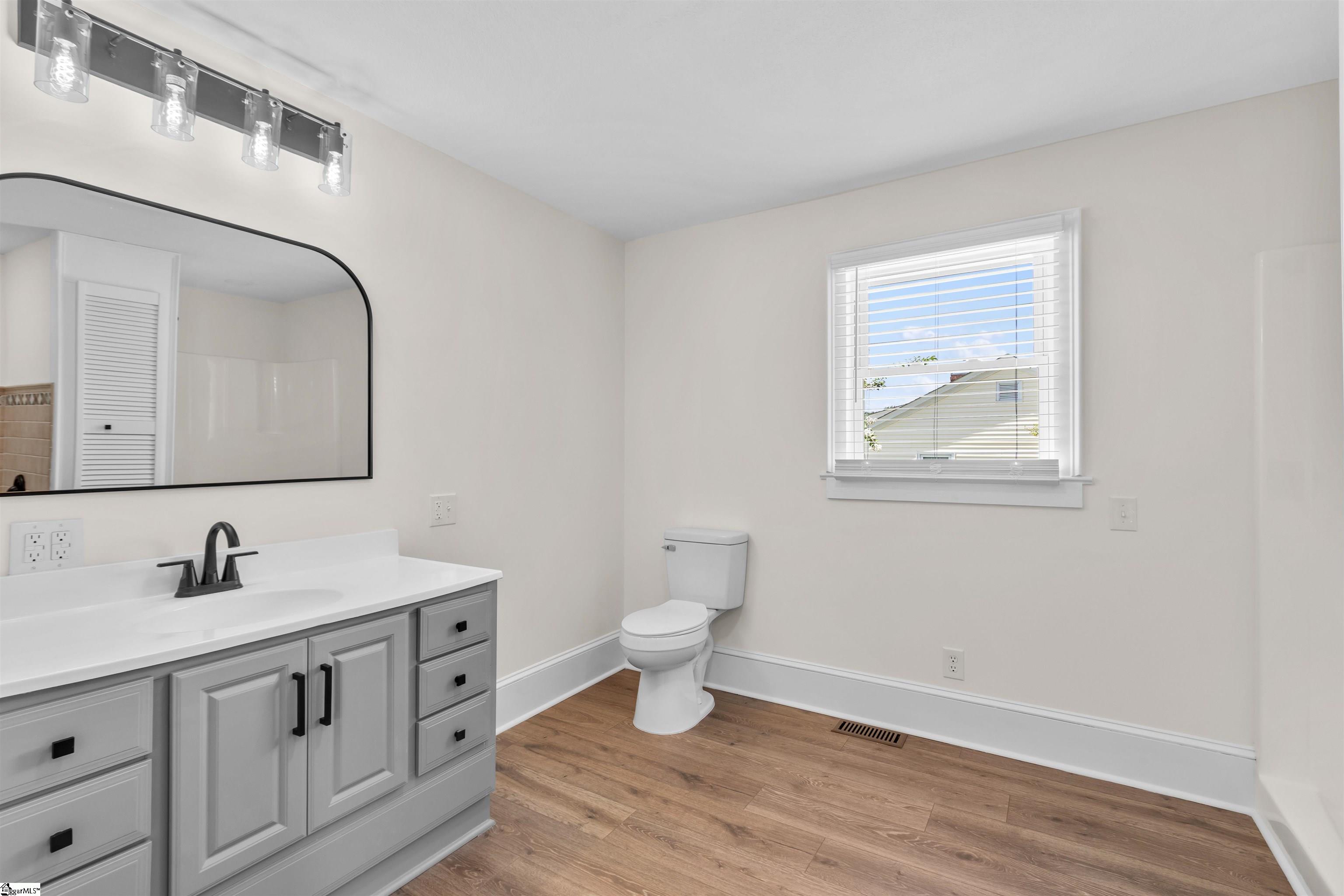 514 Academy Street Property Photo 17