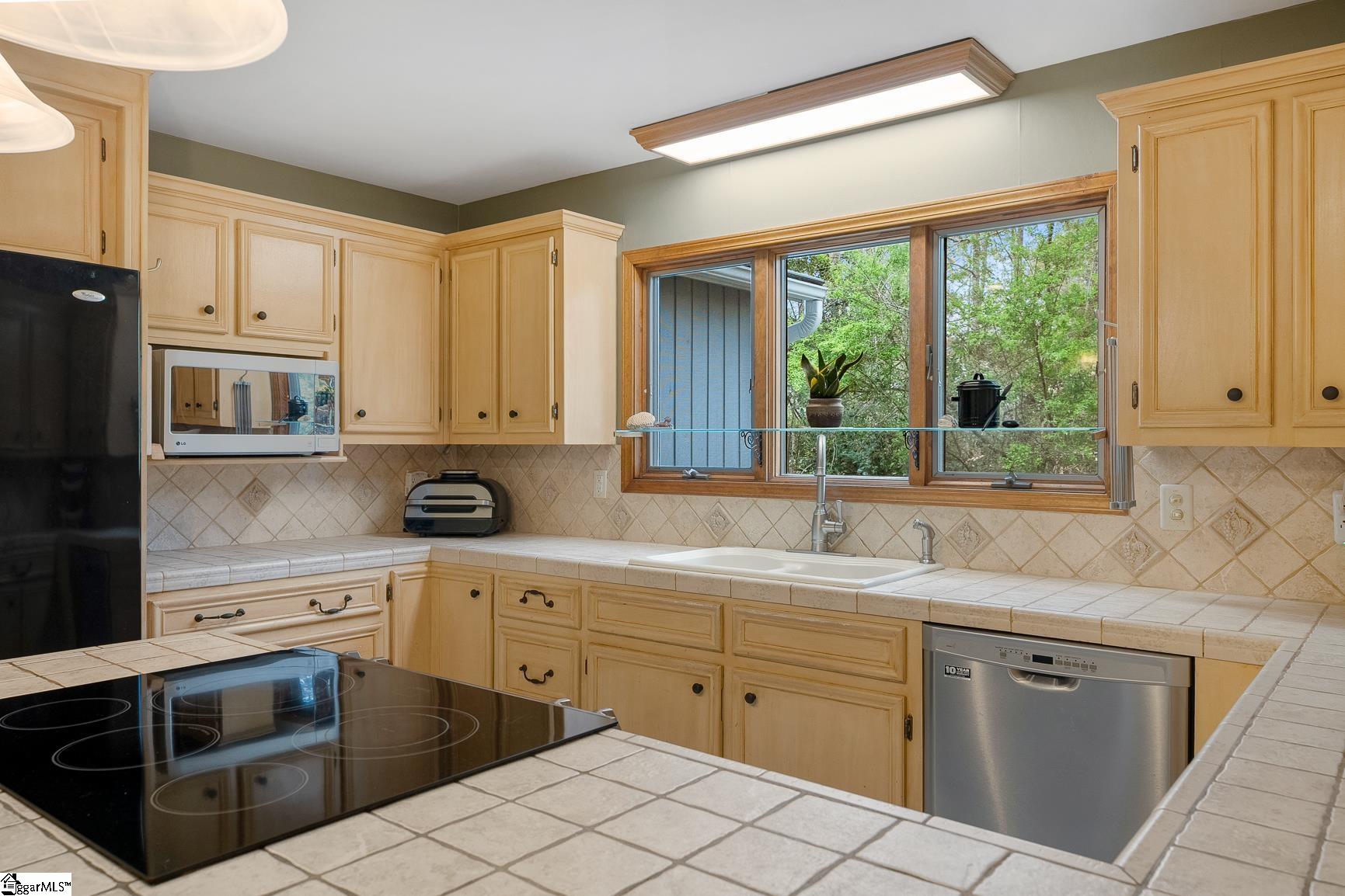 1493 Iroquois Drive Property Photo 10