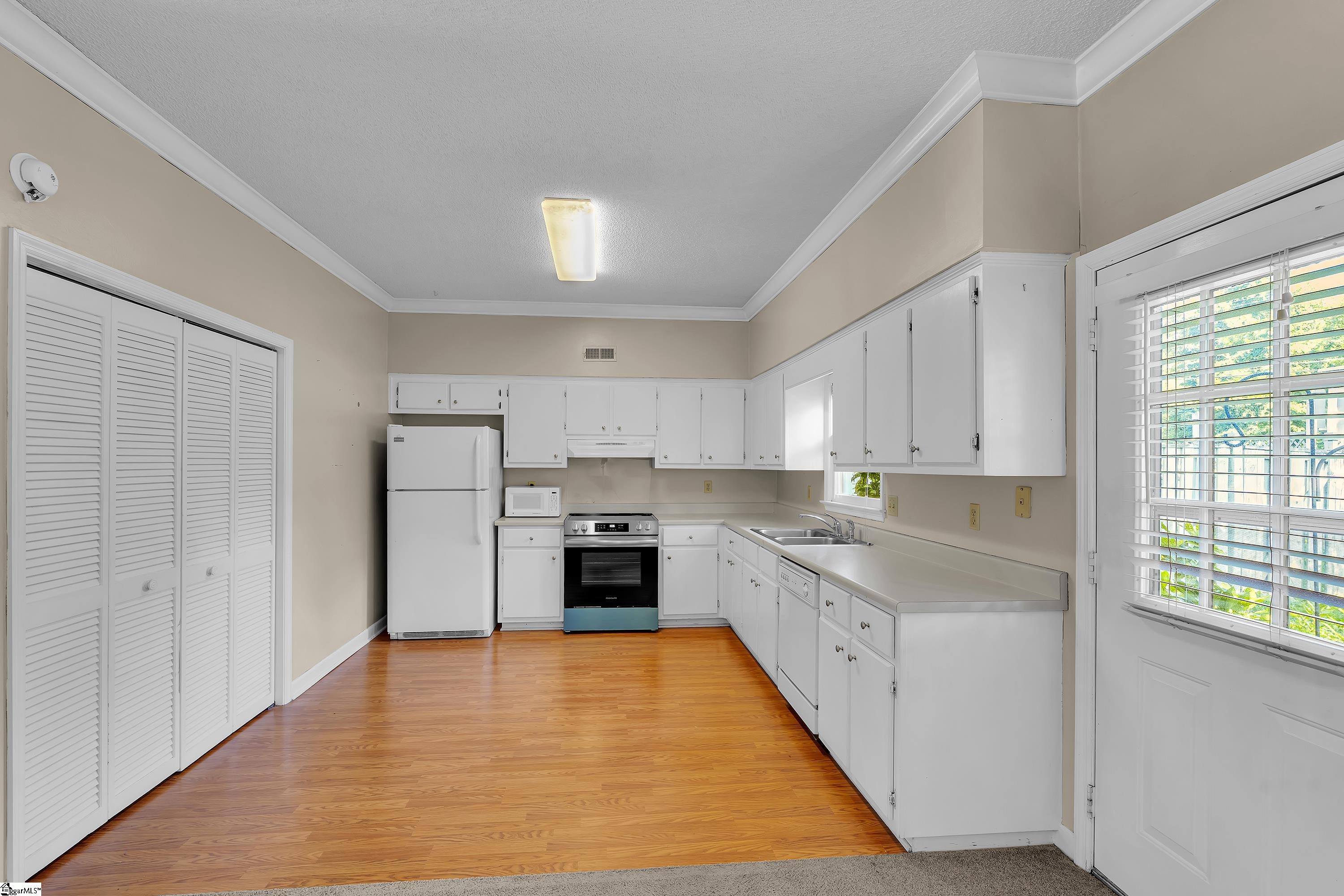 218 Woodburn Club Lane Property Photo 8