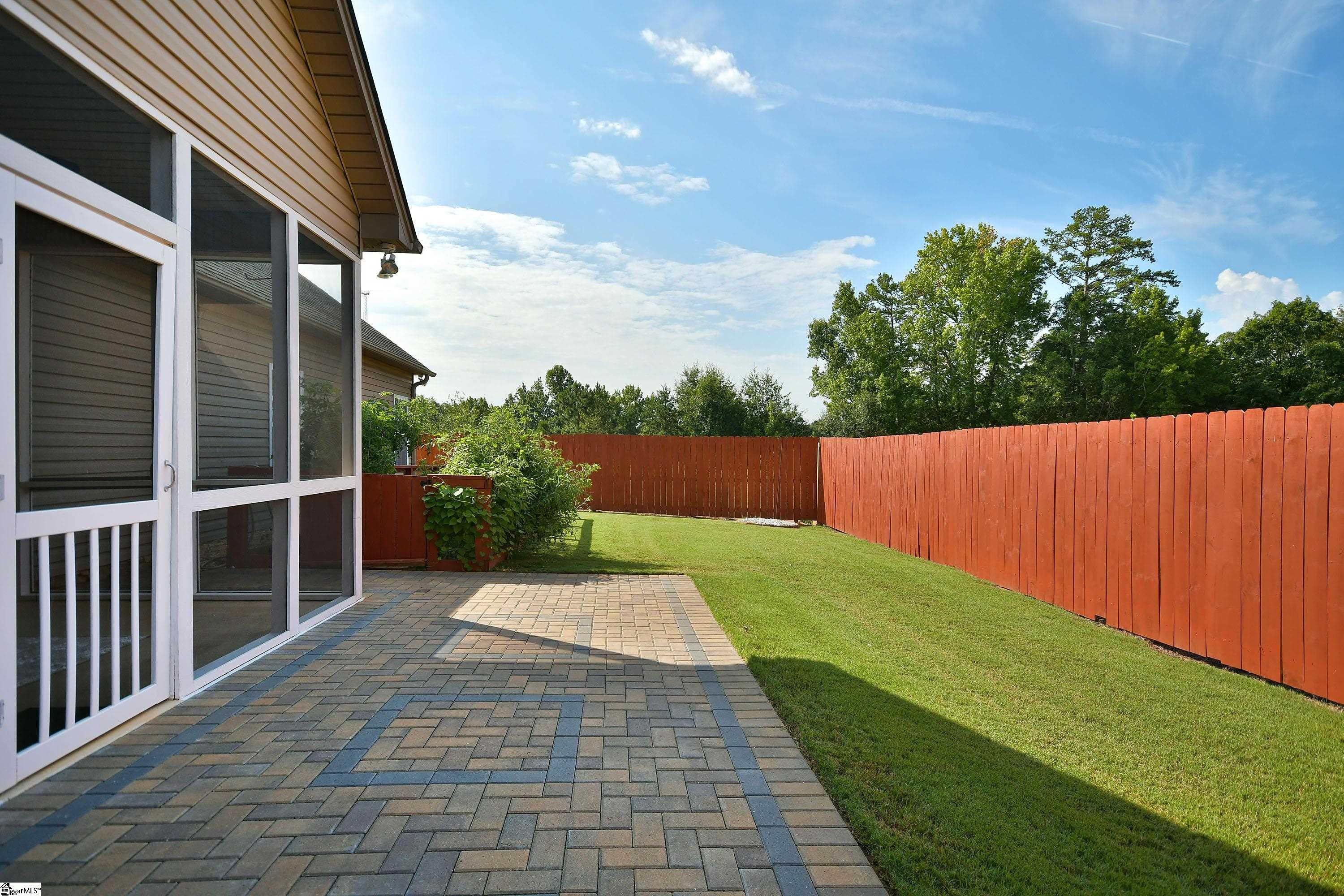 621 Summerville Way Property Photo 4