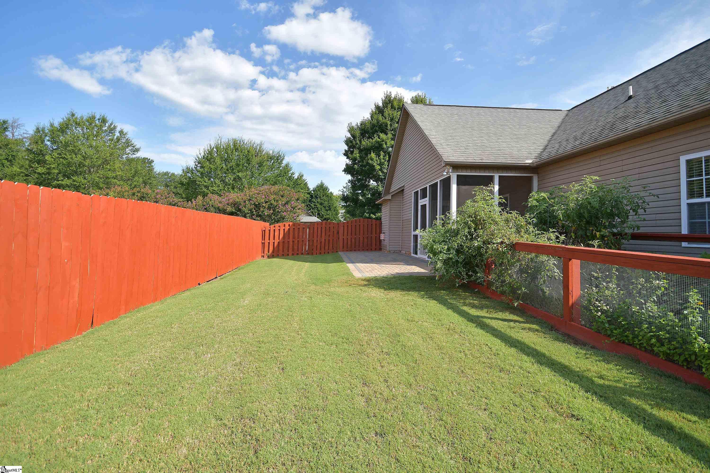 621 Summerville Way Property Photo 7