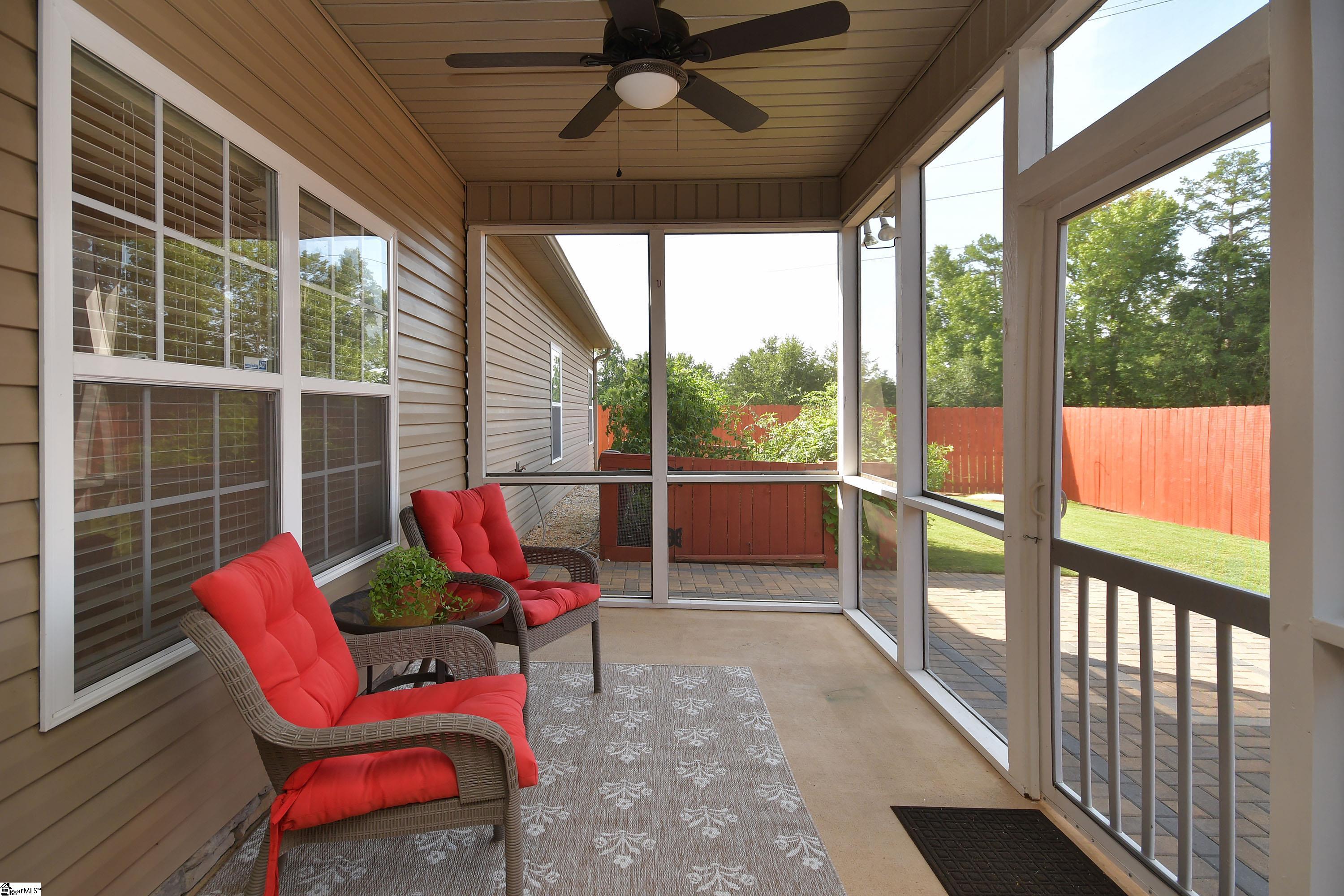 621 Summerville Way Property Photo 8