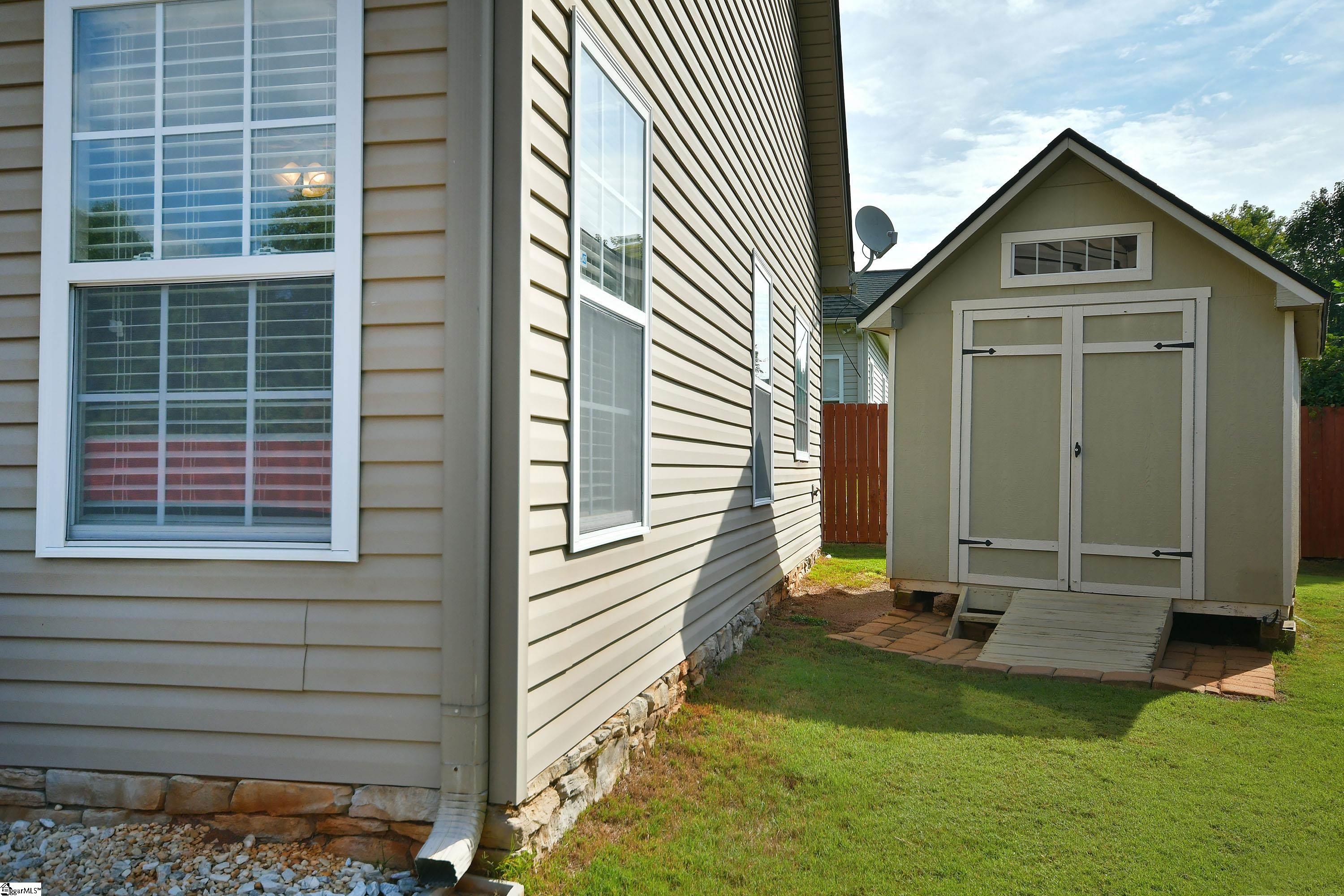 621 Summerville Way Property Photo 9