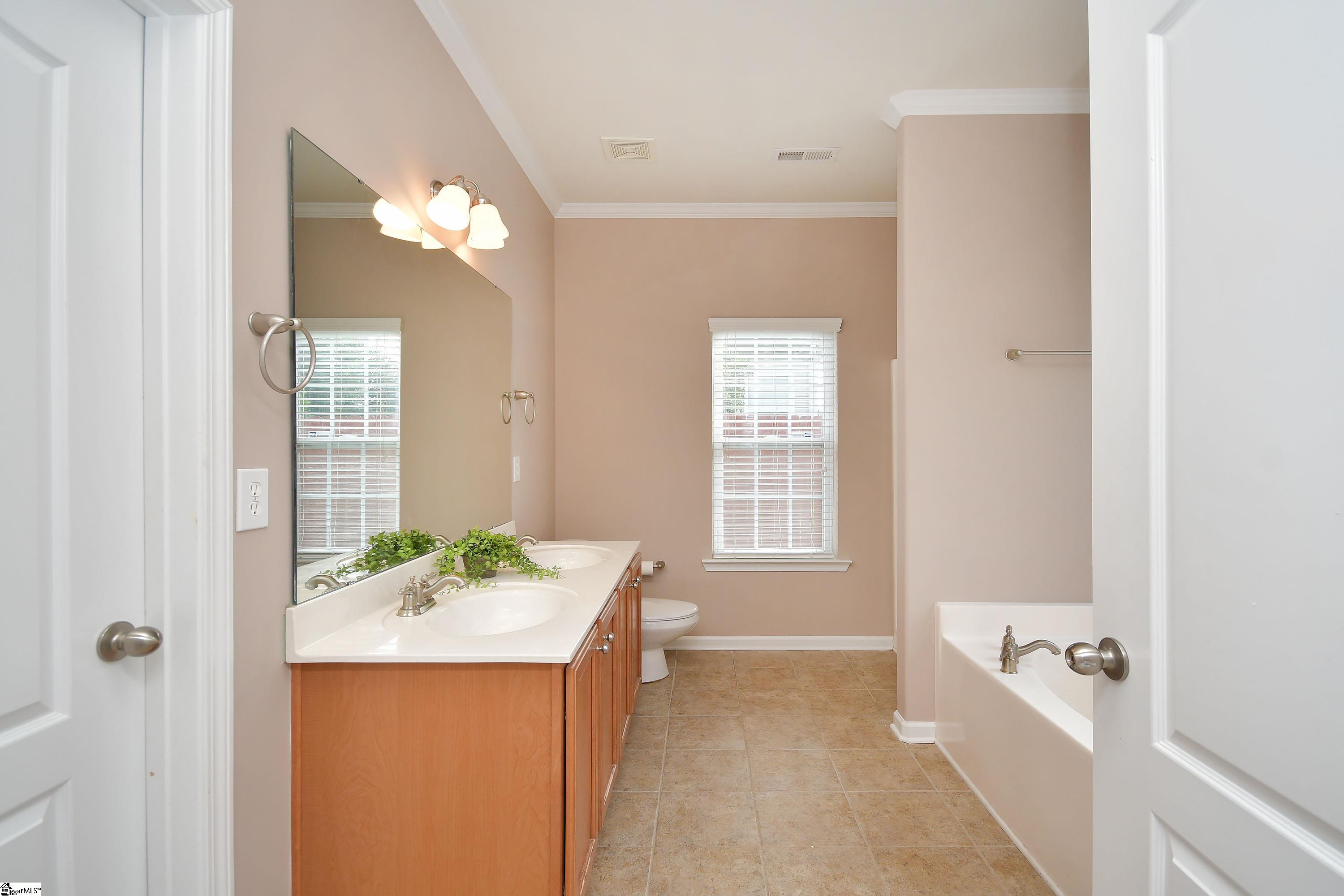 621 Summerville Way Property Photo 22