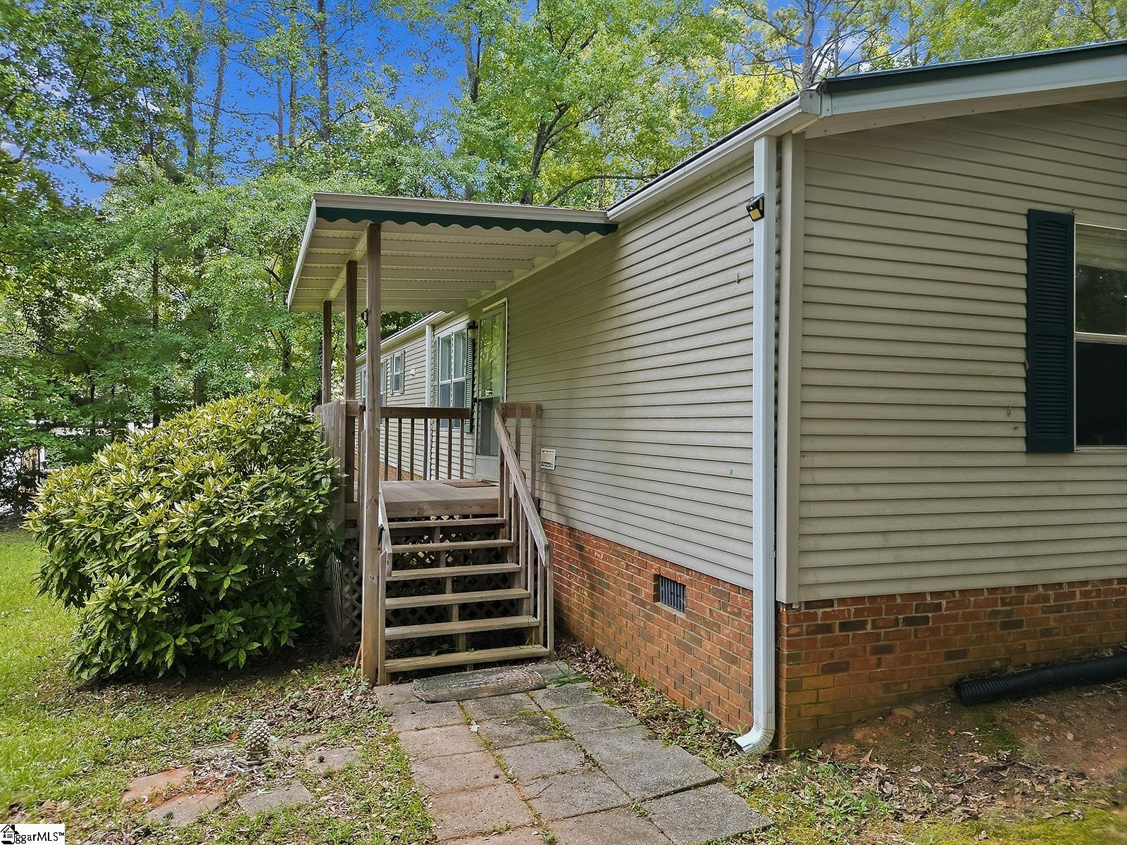 586 Kimbark Lane Property Photo 2