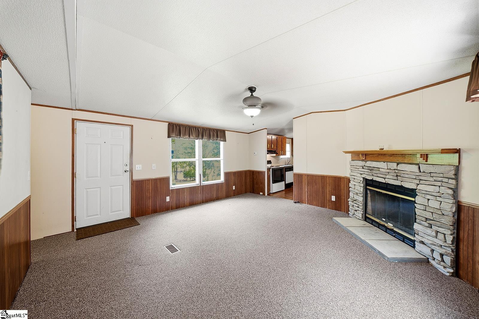 586 Kimbark Lane Property Photo 4