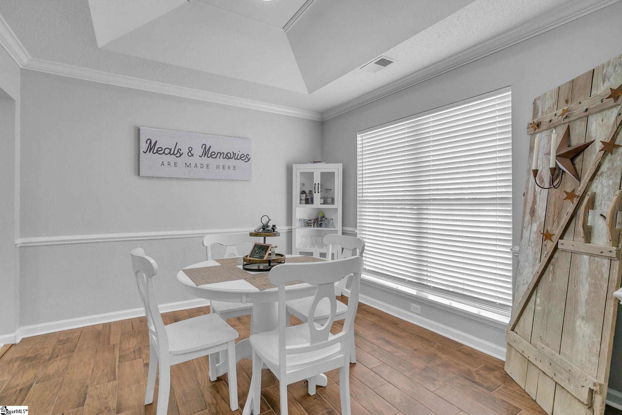212 Clay Thorn Court Property Photo 6