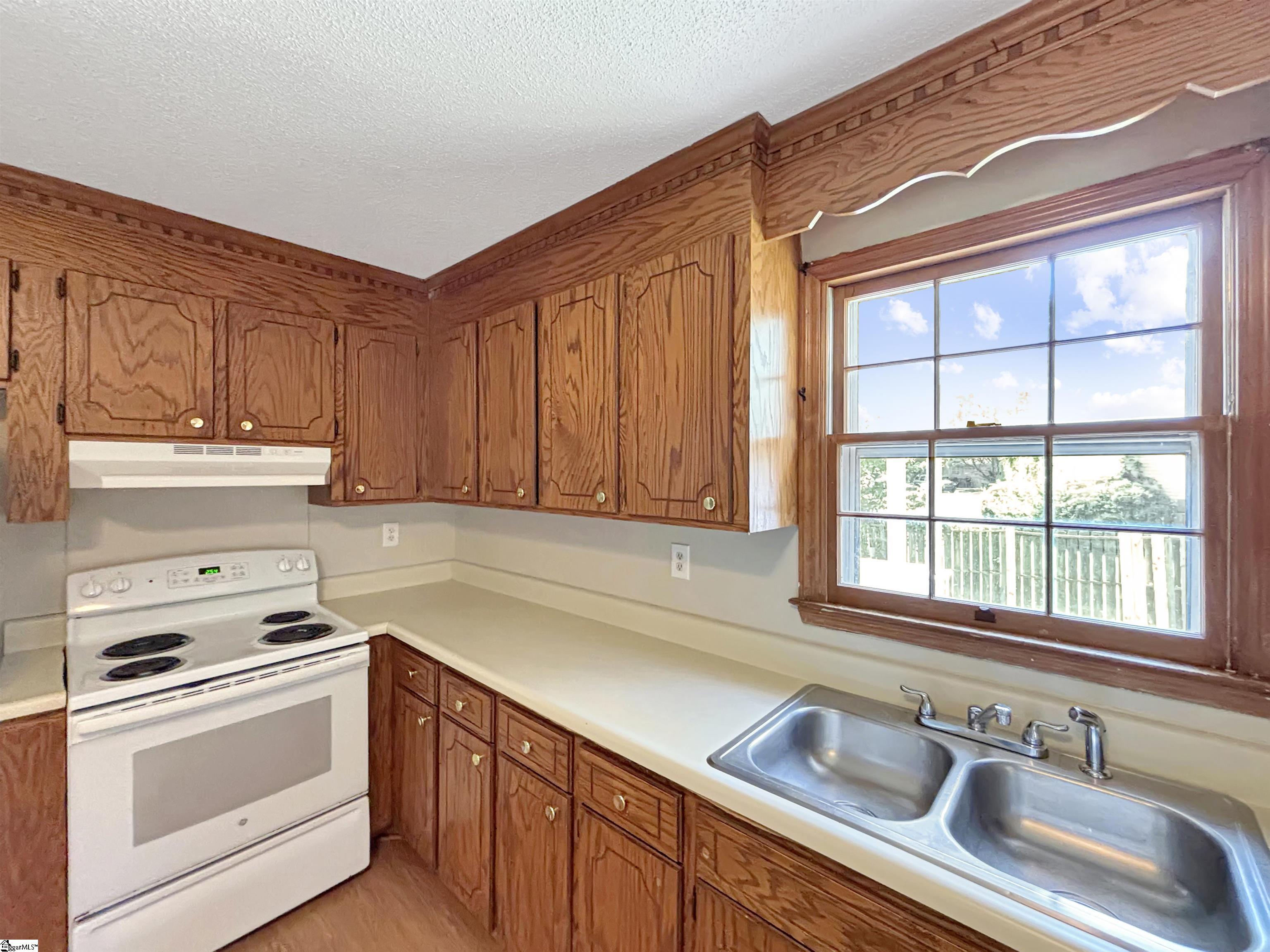 1600732 Property Photo 7