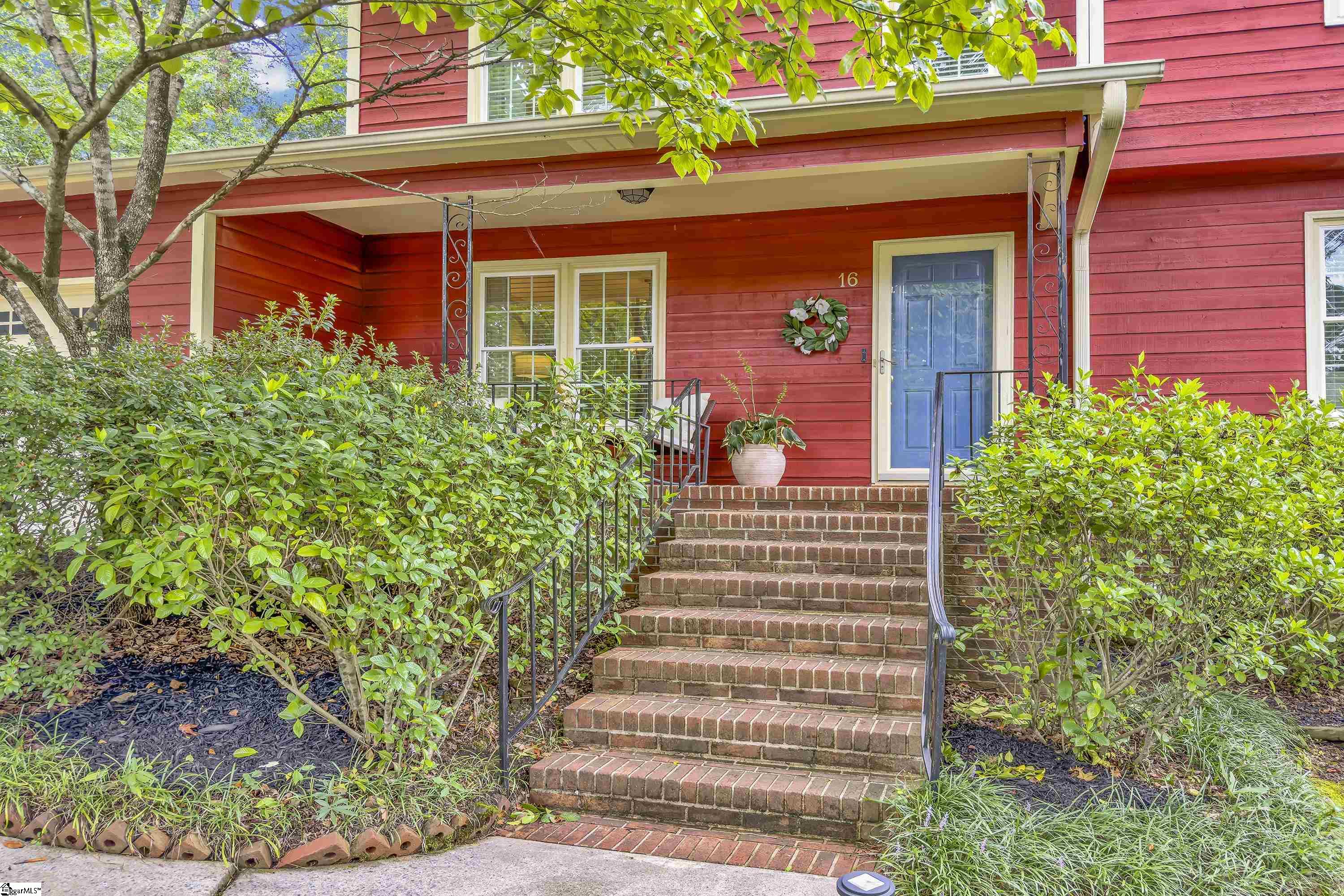 16 Pine View Terrace Property Photo 2