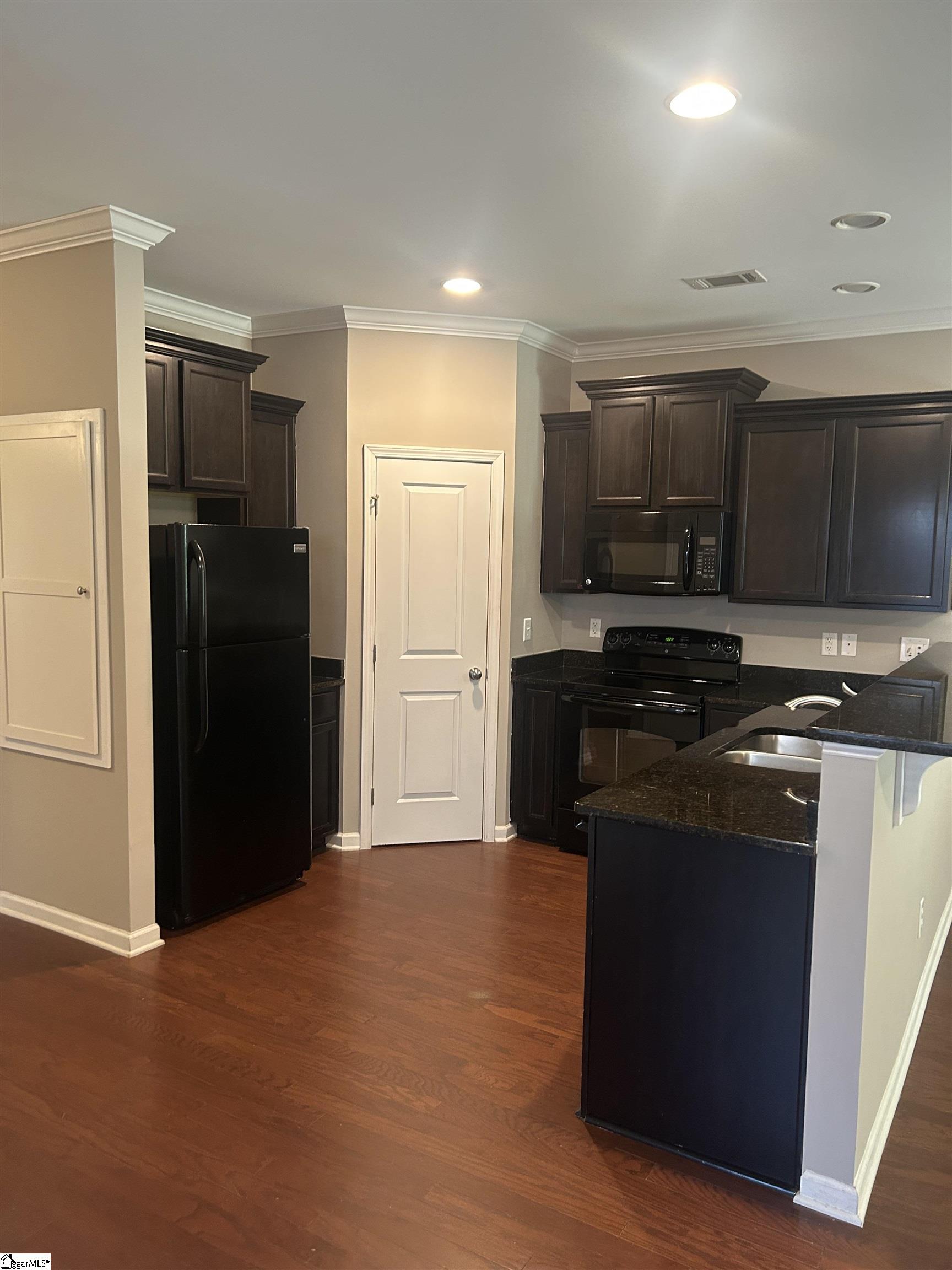 200 Rivers Edge Circle Property Photo 2