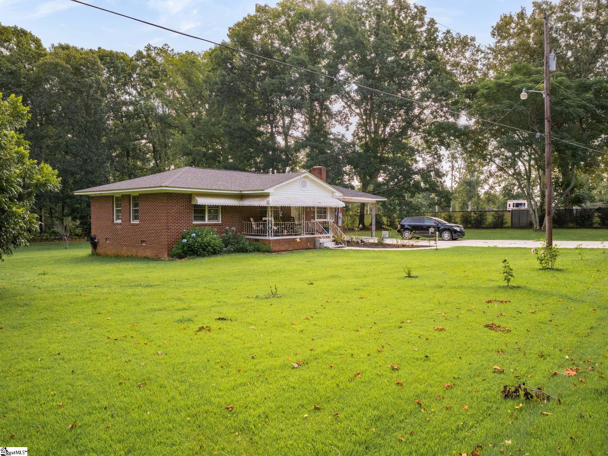 1124 Camelot Forest Property Photo 2