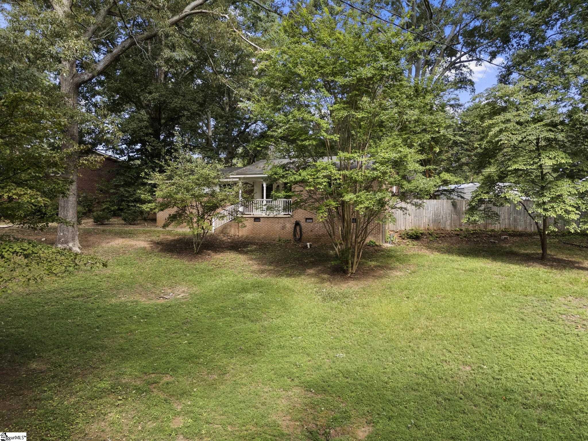 207 Seminole Drive Property Photo 4