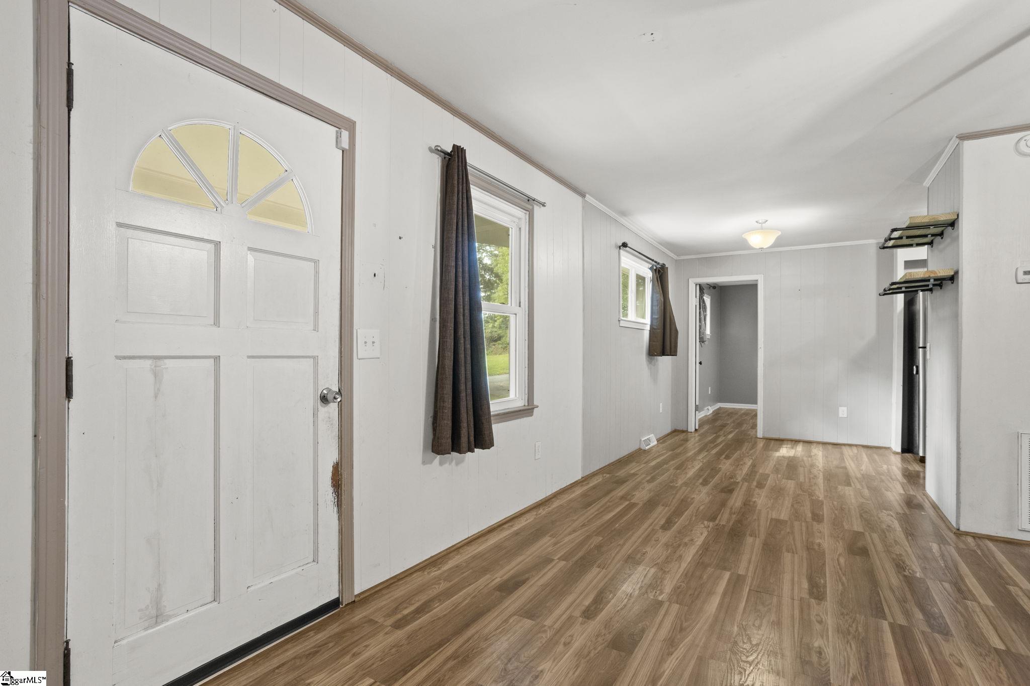207 Seminole Drive Property Photo 5