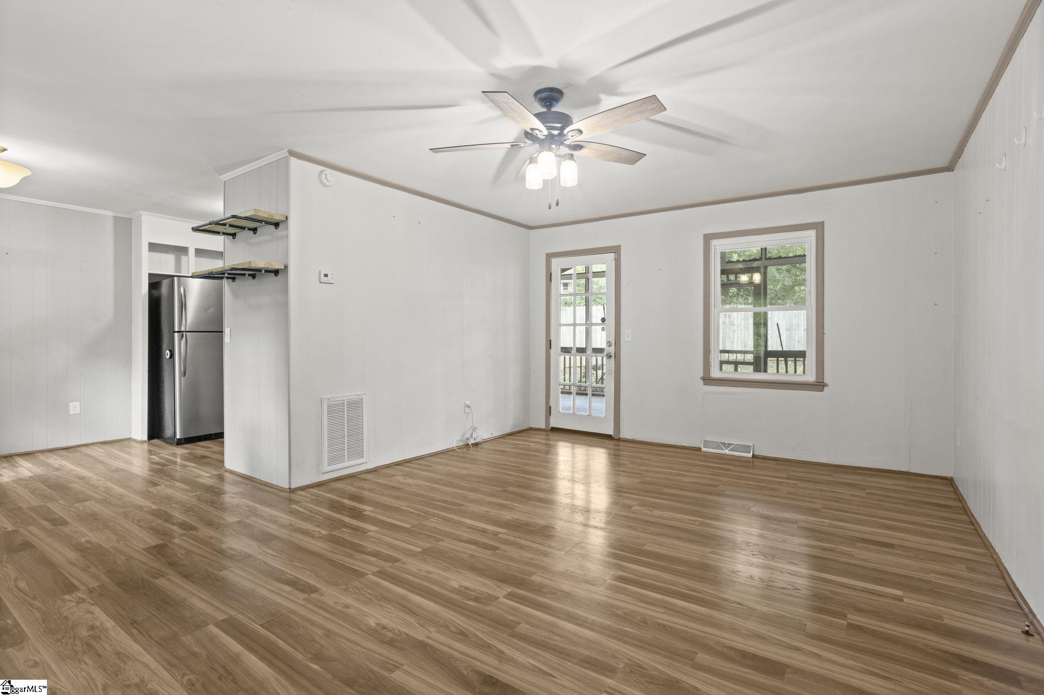 207 Seminole Drive Property Photo 6