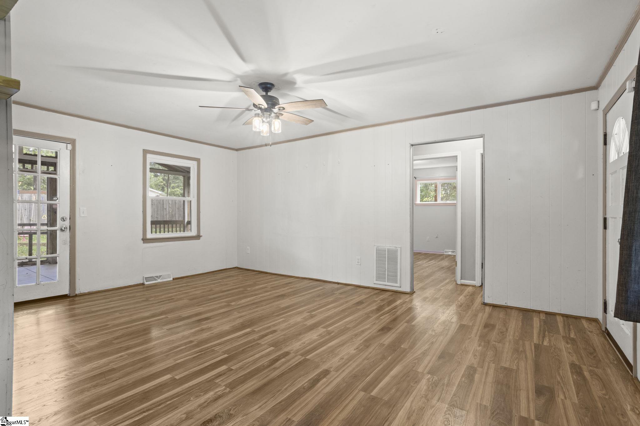 207 Seminole Drive Property Photo 7