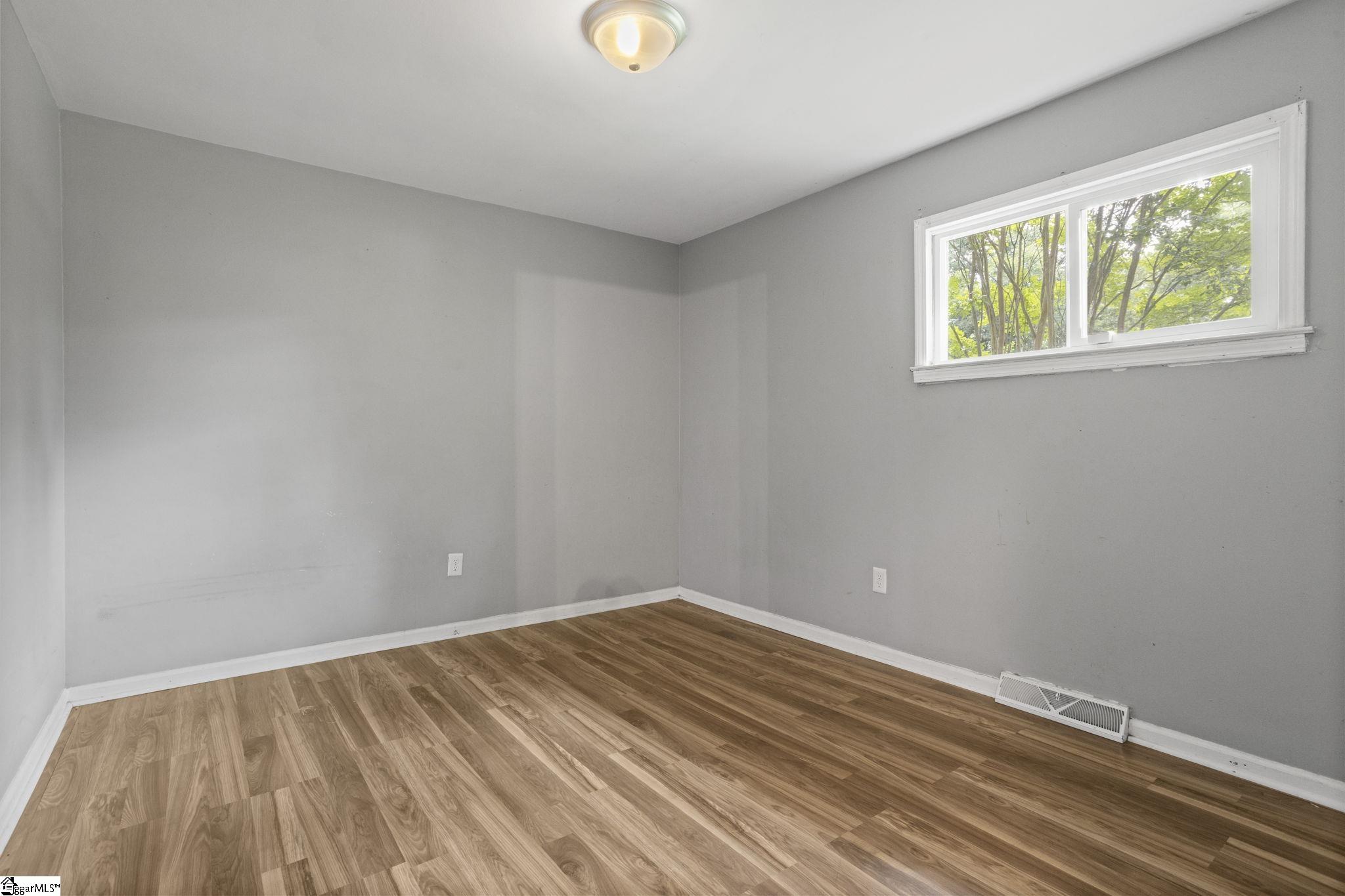 207 Seminole Drive Property Photo 9