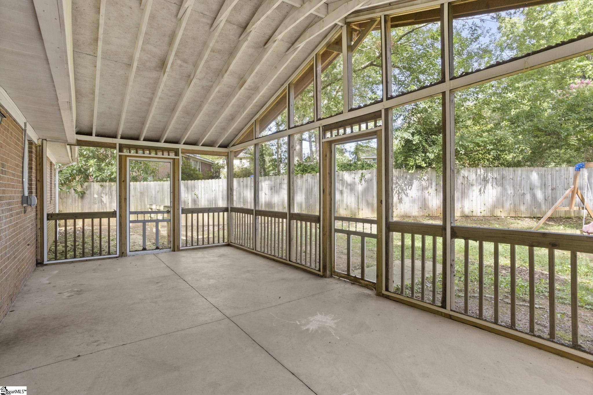 207 Seminole Drive Property Photo 21