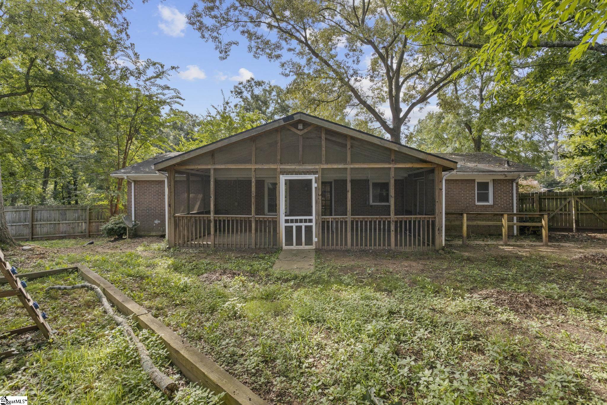 207 Seminole Drive Property Photo 23