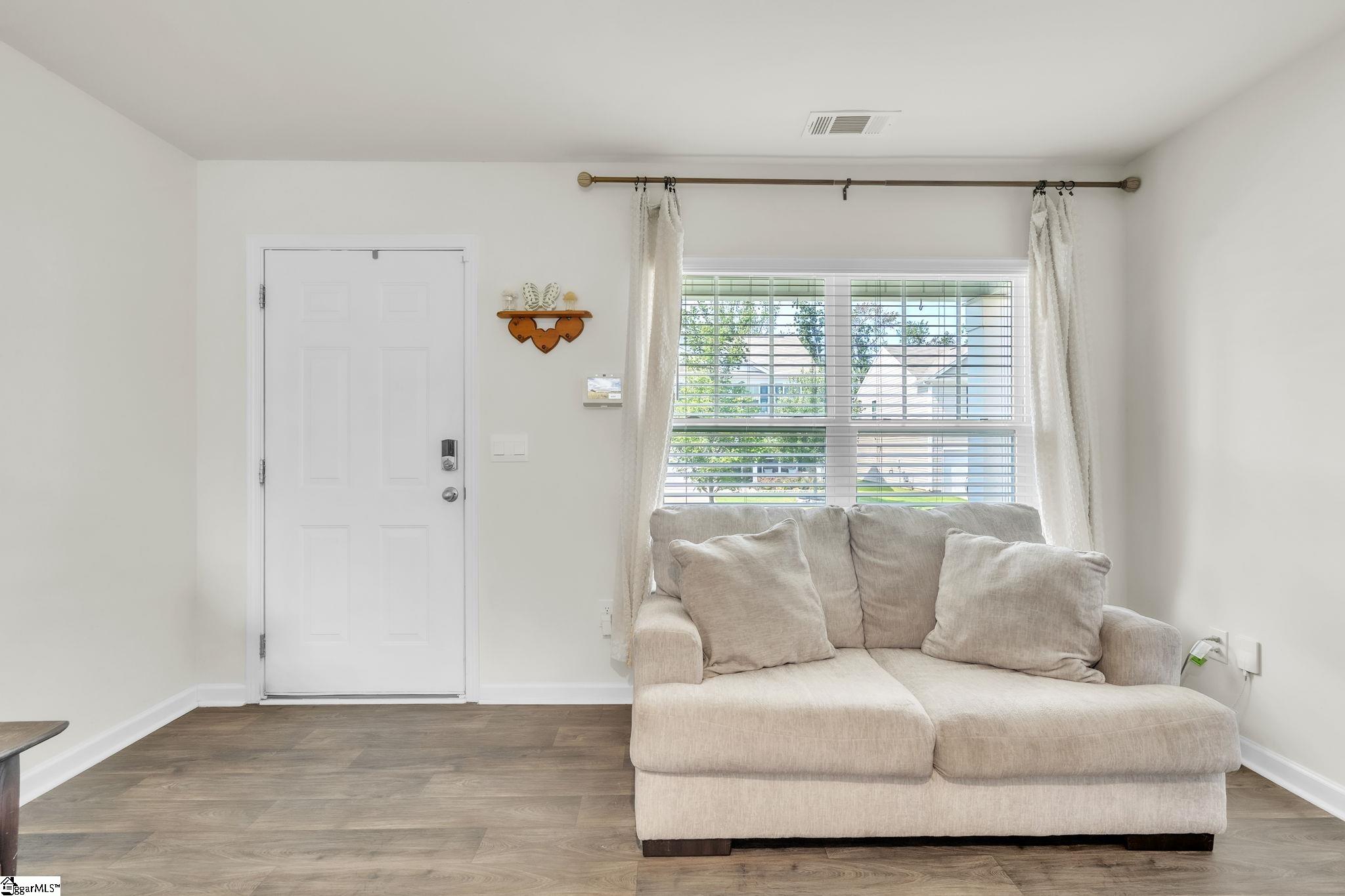 1080 Yearling Way Property Photo 6
