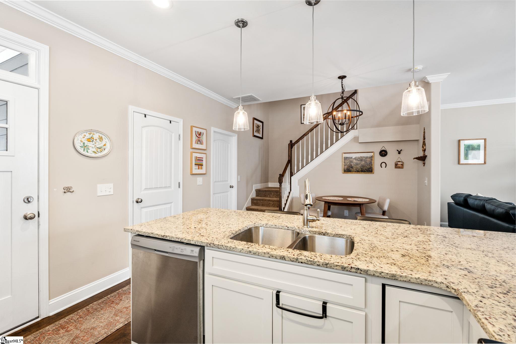 550 Twin Lake Road Property Photo 8
