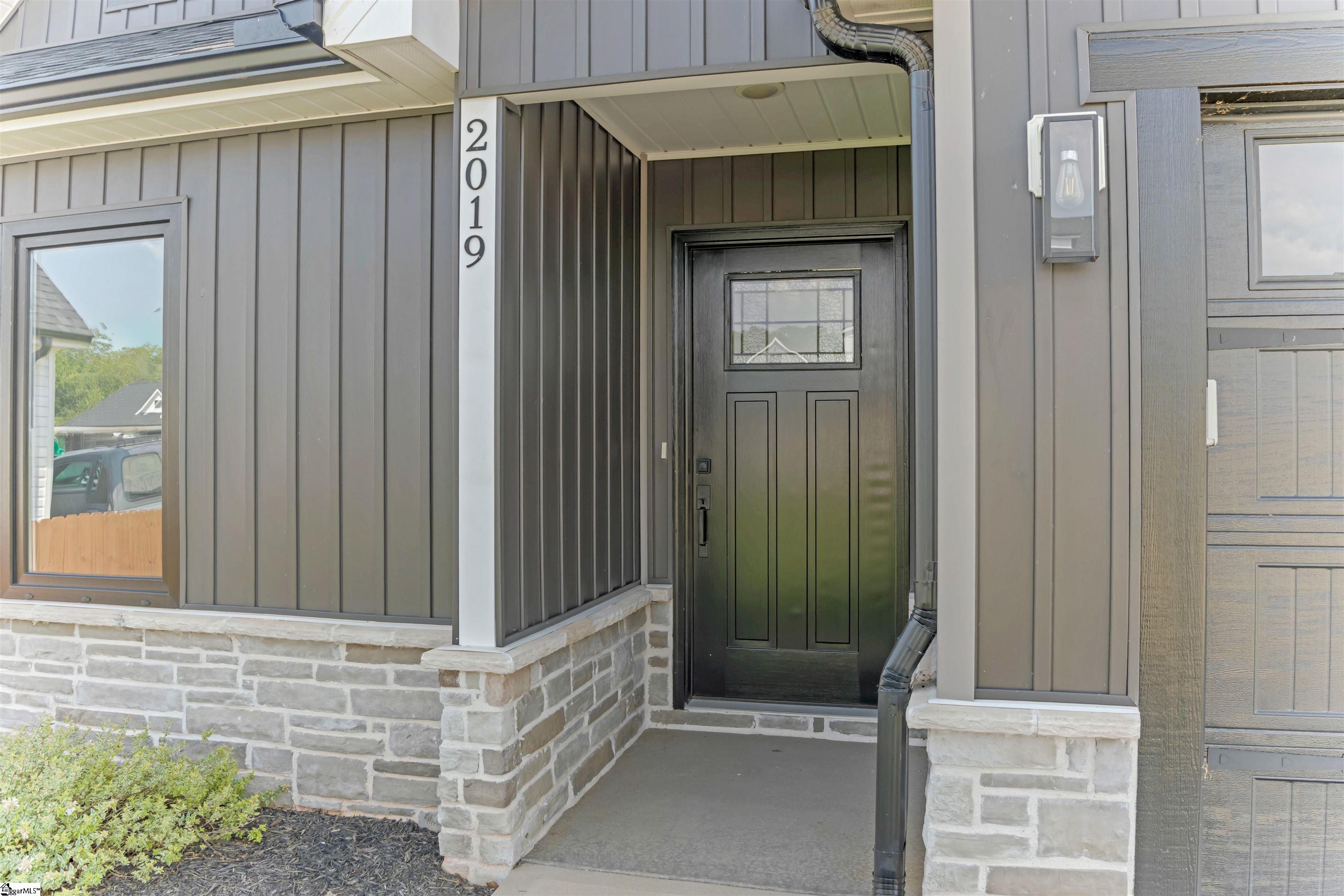 2019 Meadow Glen Court Property Photo 4
