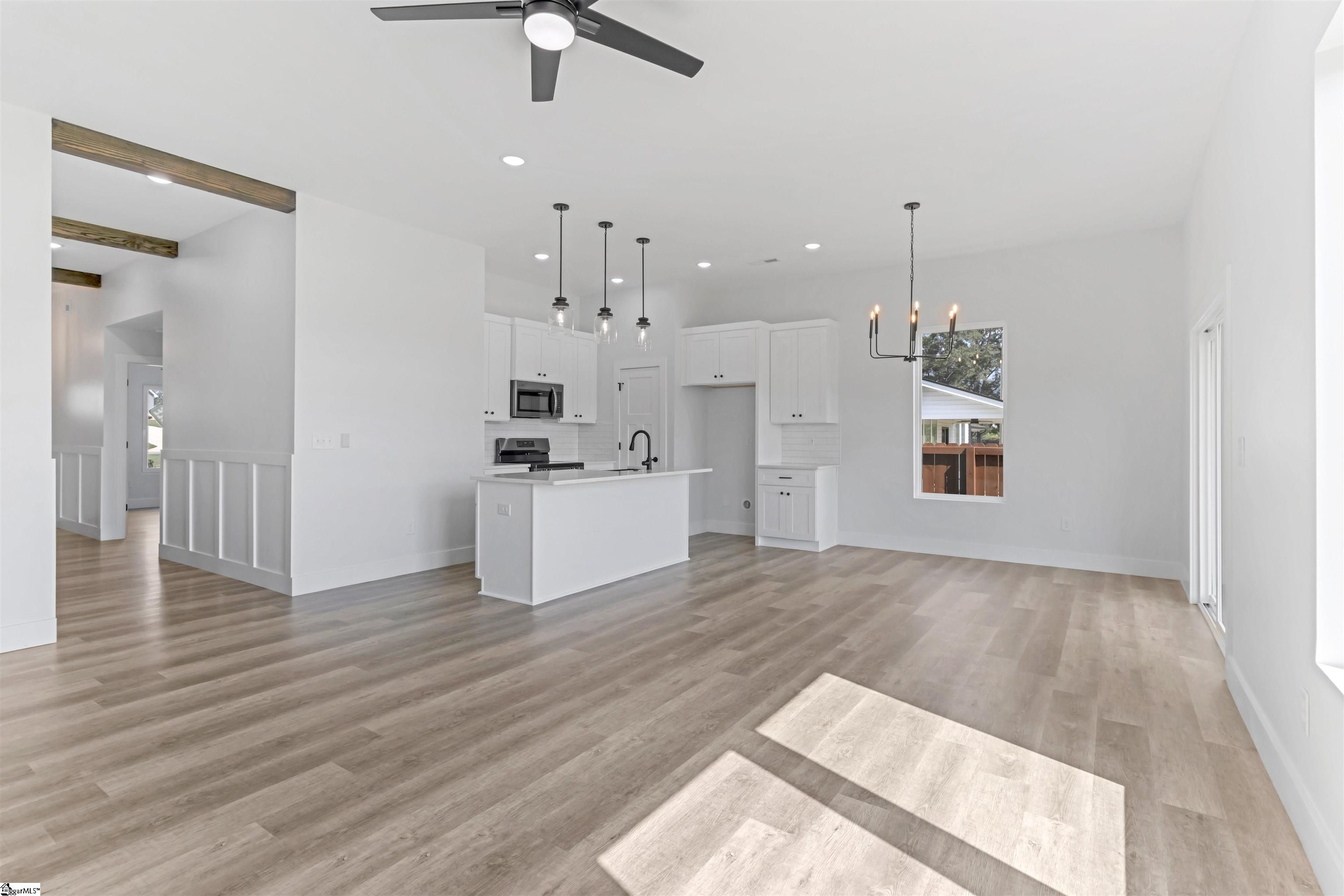 2019 Meadow Glen Court Property Photo 5
