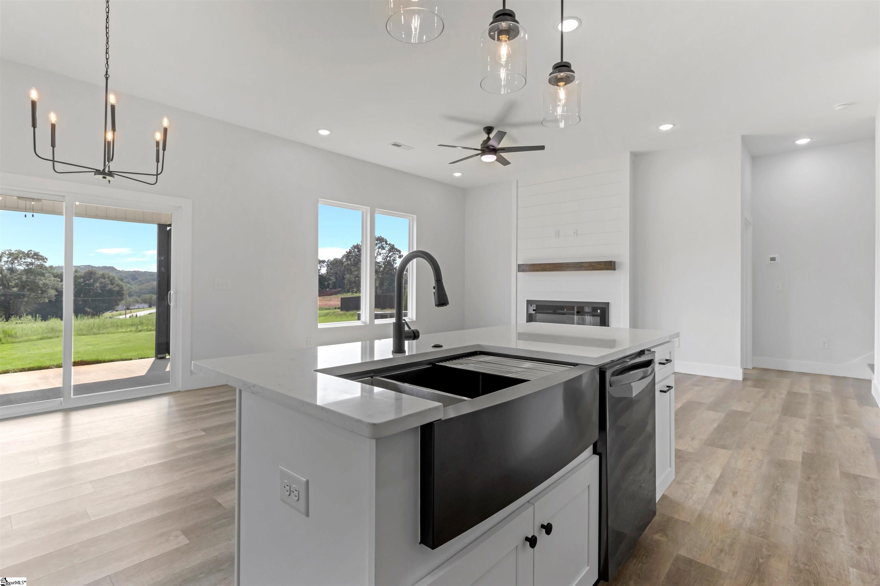 2019 Meadow Glen Court Property Photo 6