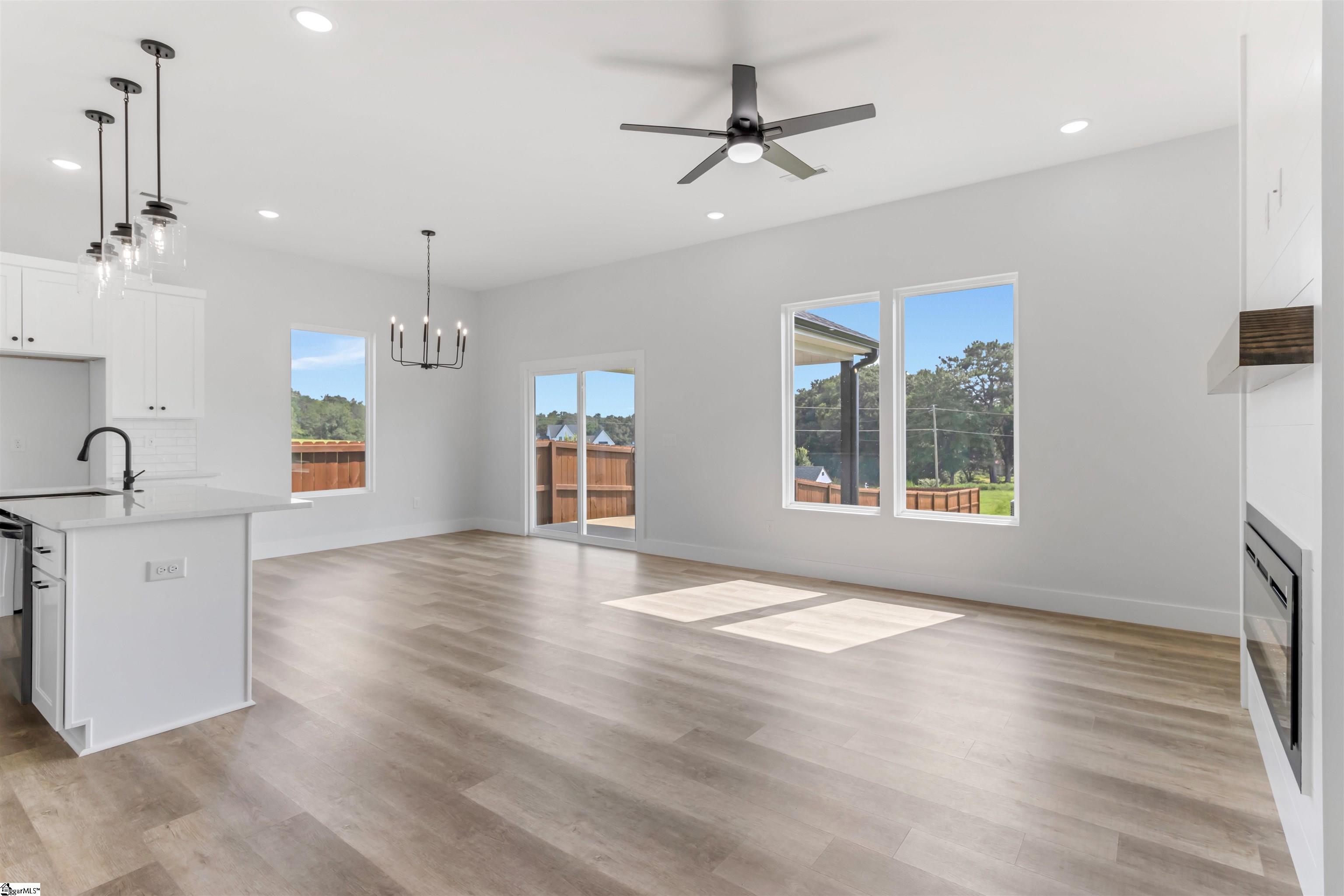 2019 Meadow Glen Court Property Photo 7