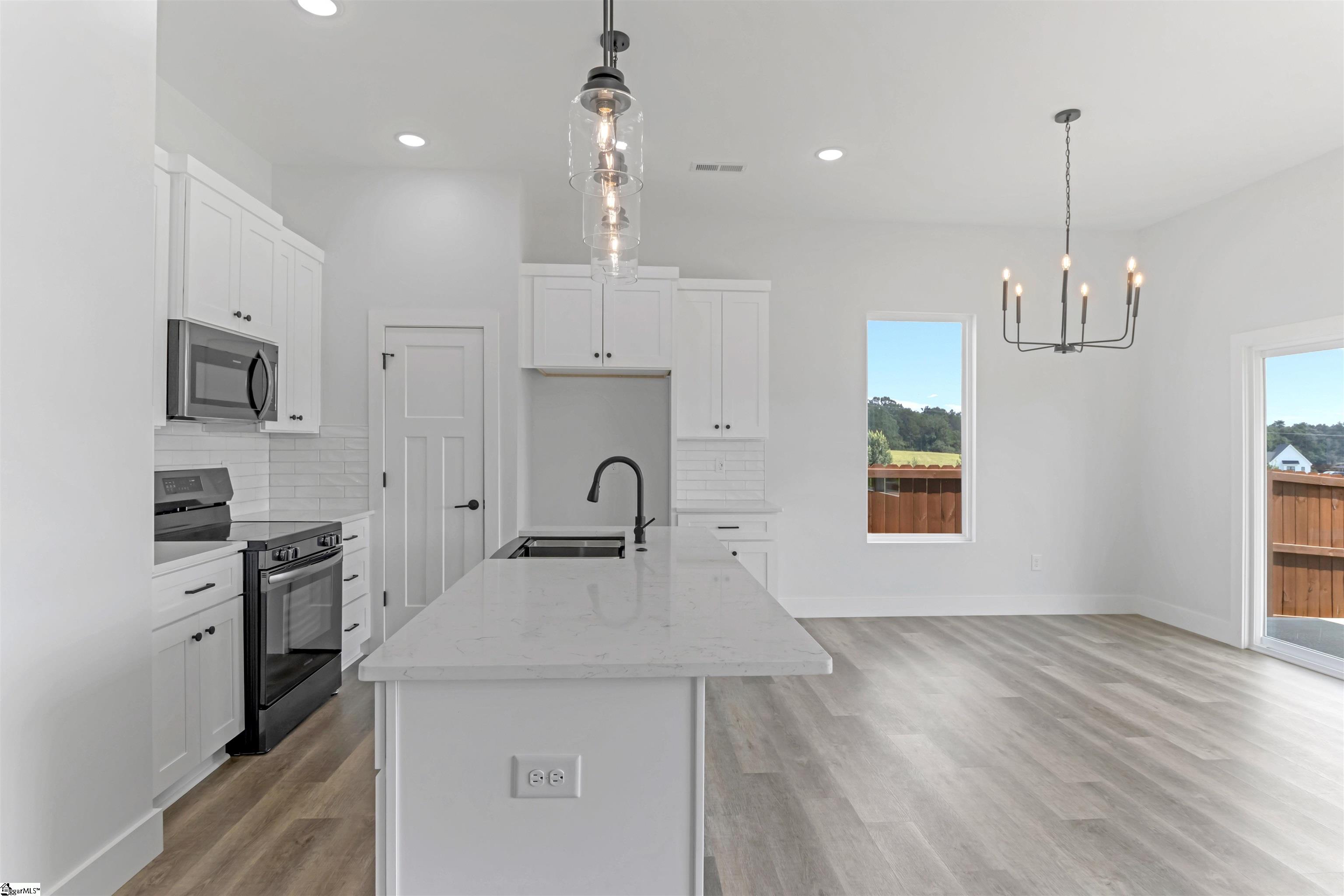 2019 Meadow Glen Court Property Photo 8
