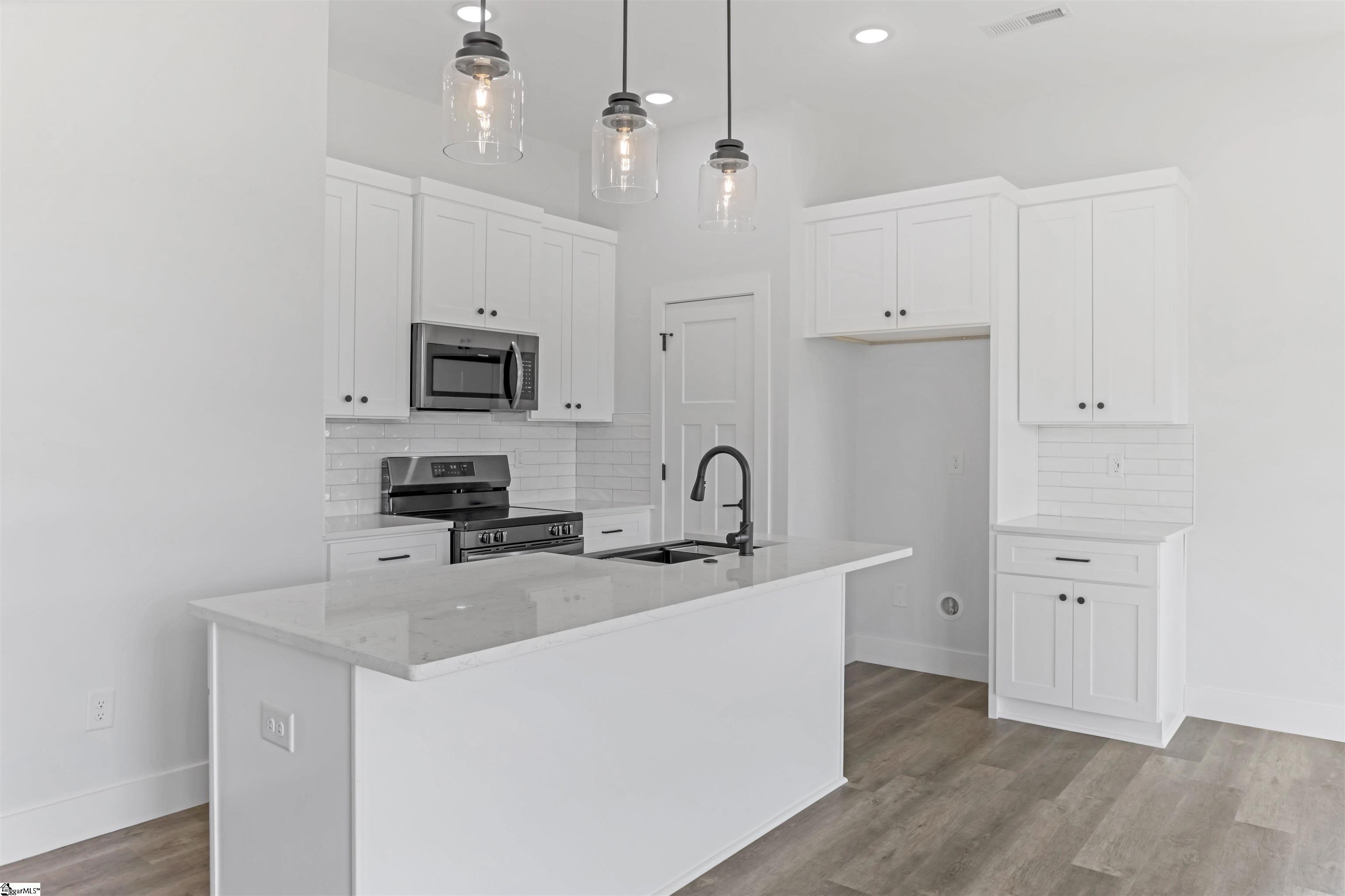 2019 Meadow Glen Court Property Photo 9