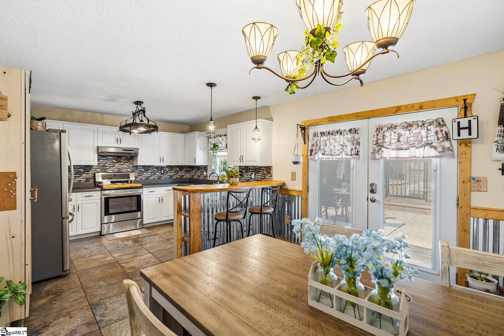 7 Wooded Glenn Court Property Photo 8
