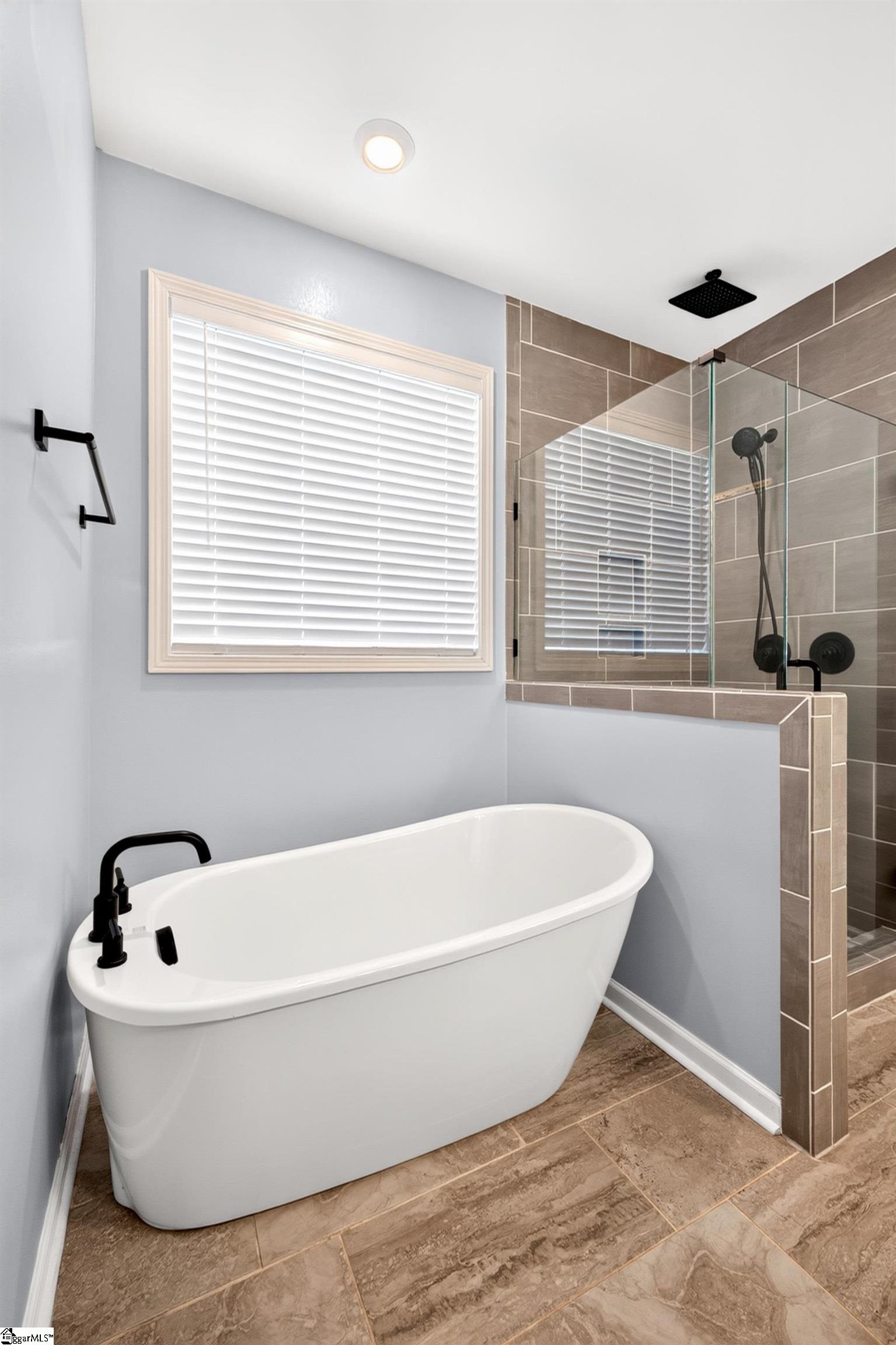 200 Armitage Way Property Photo 29