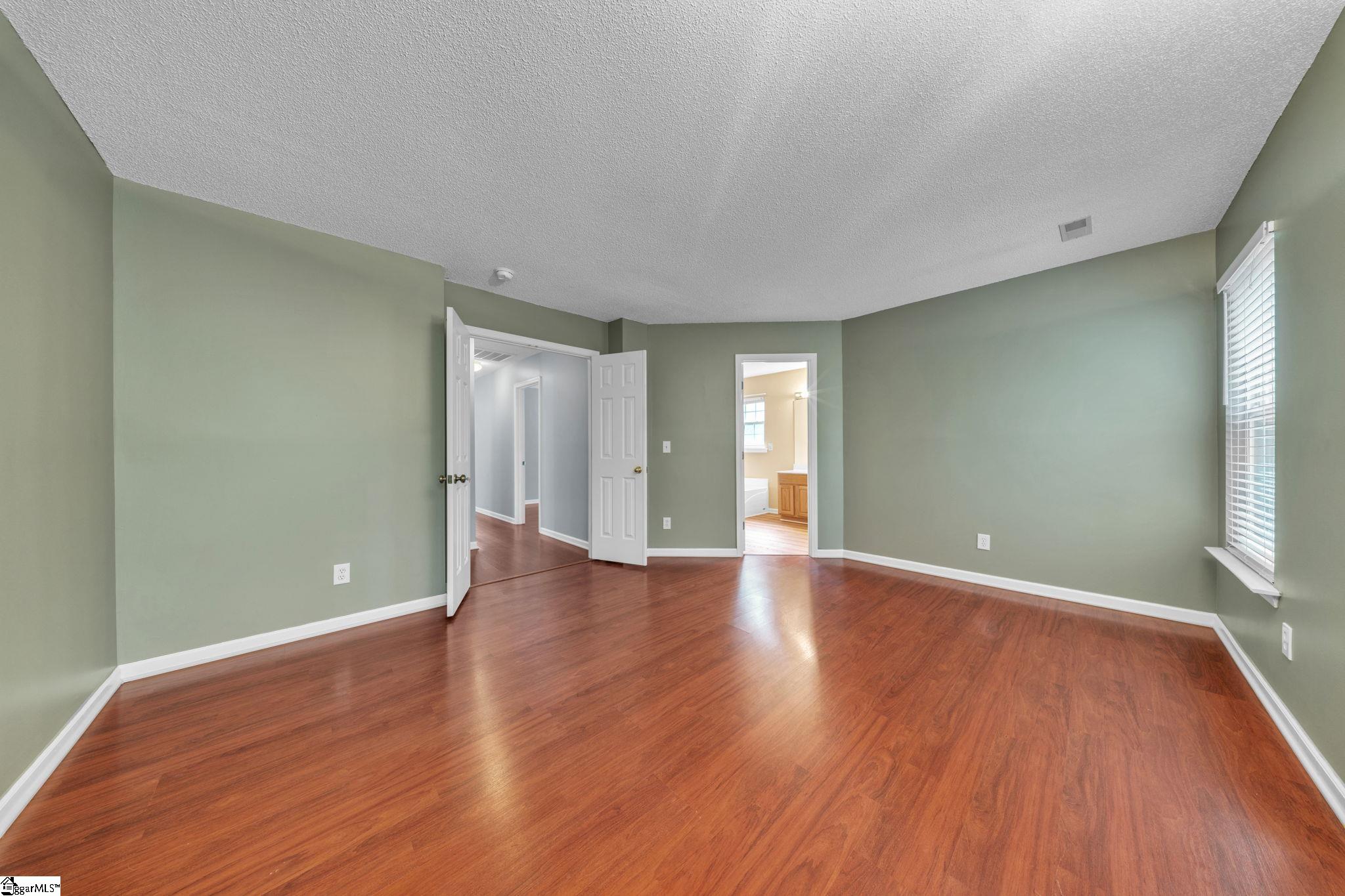 5 Earleigh Court Property Photo 4